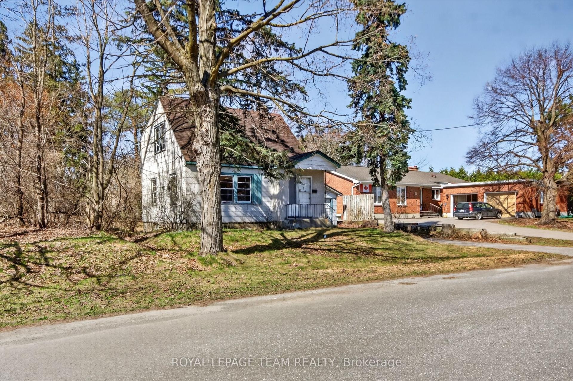 1548 Ortona Avenue — photo 1