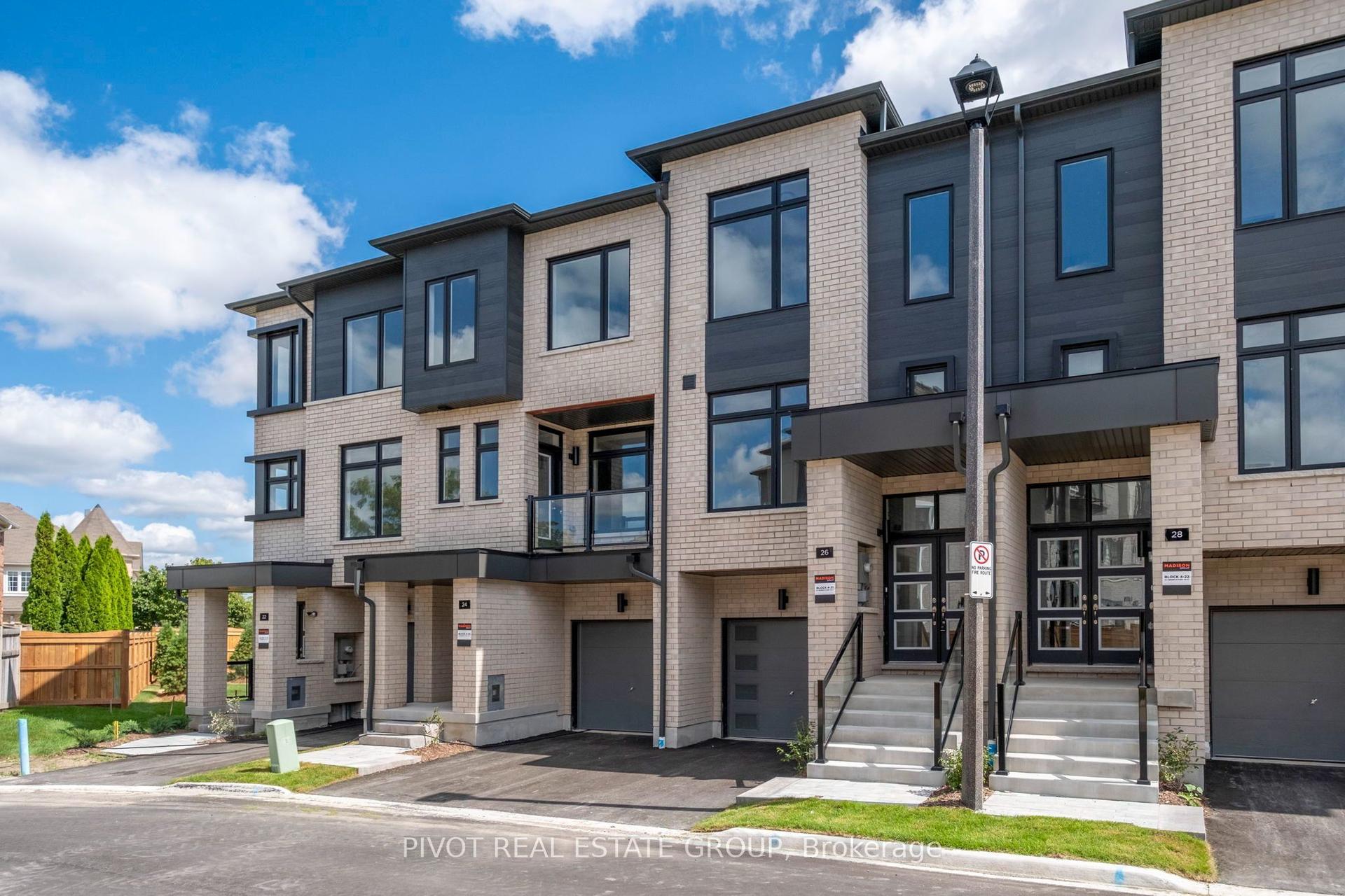 26 Observatory Way, Whitby — Townhouse for sale, photo 1