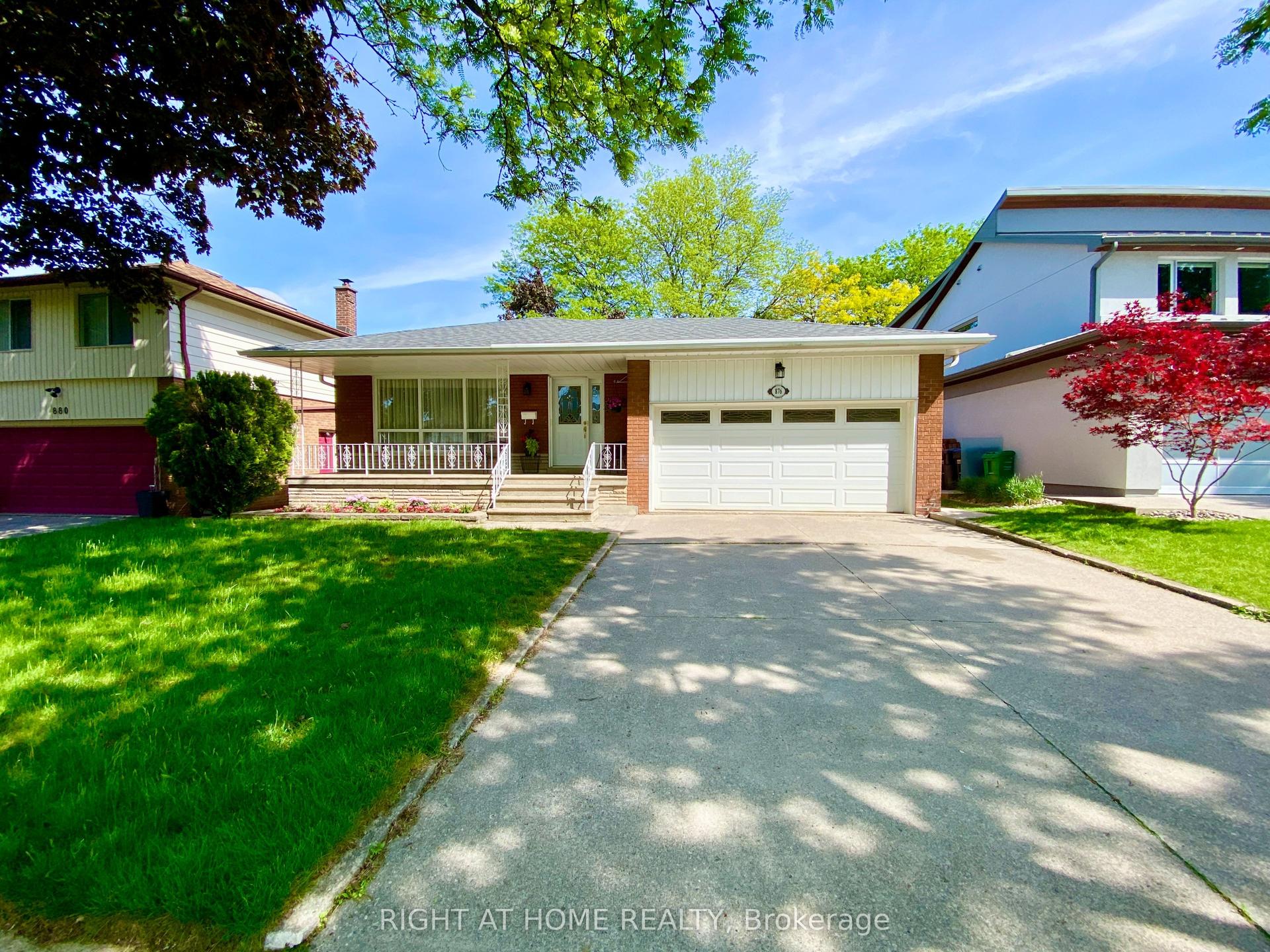 876 Hollowtree Crescent — photo 1