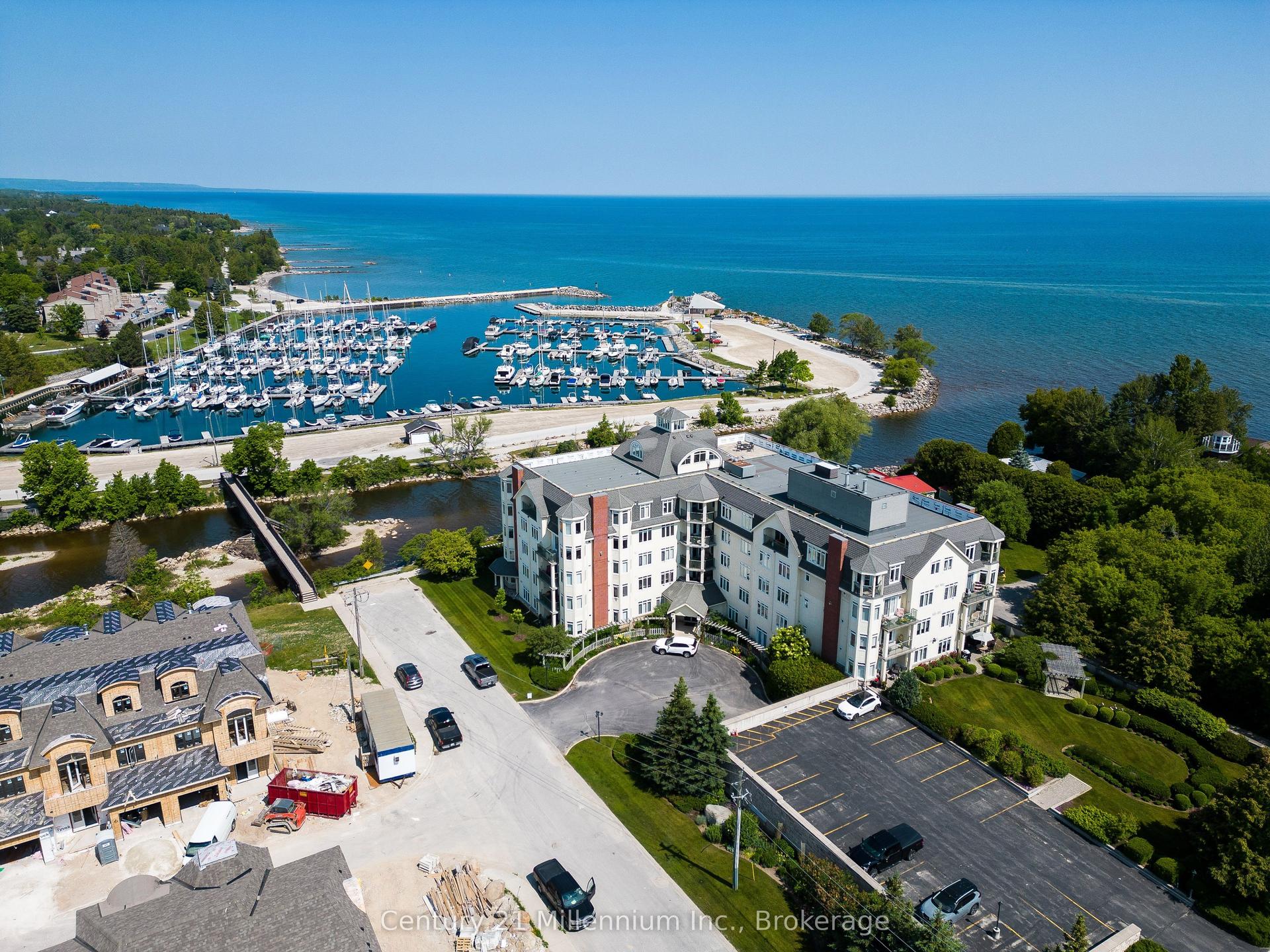 10 Bay Street E 407 #407, Blue Mountains — Condo for sale, photo 1
