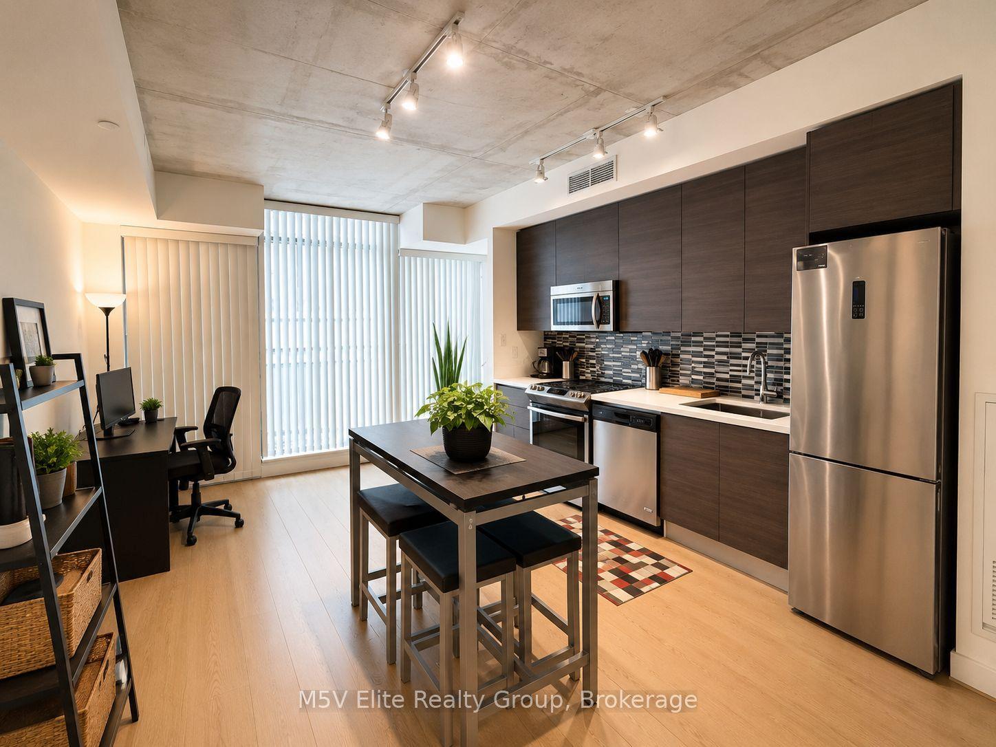 111 Bathurst Street 426 #426 — photo 1