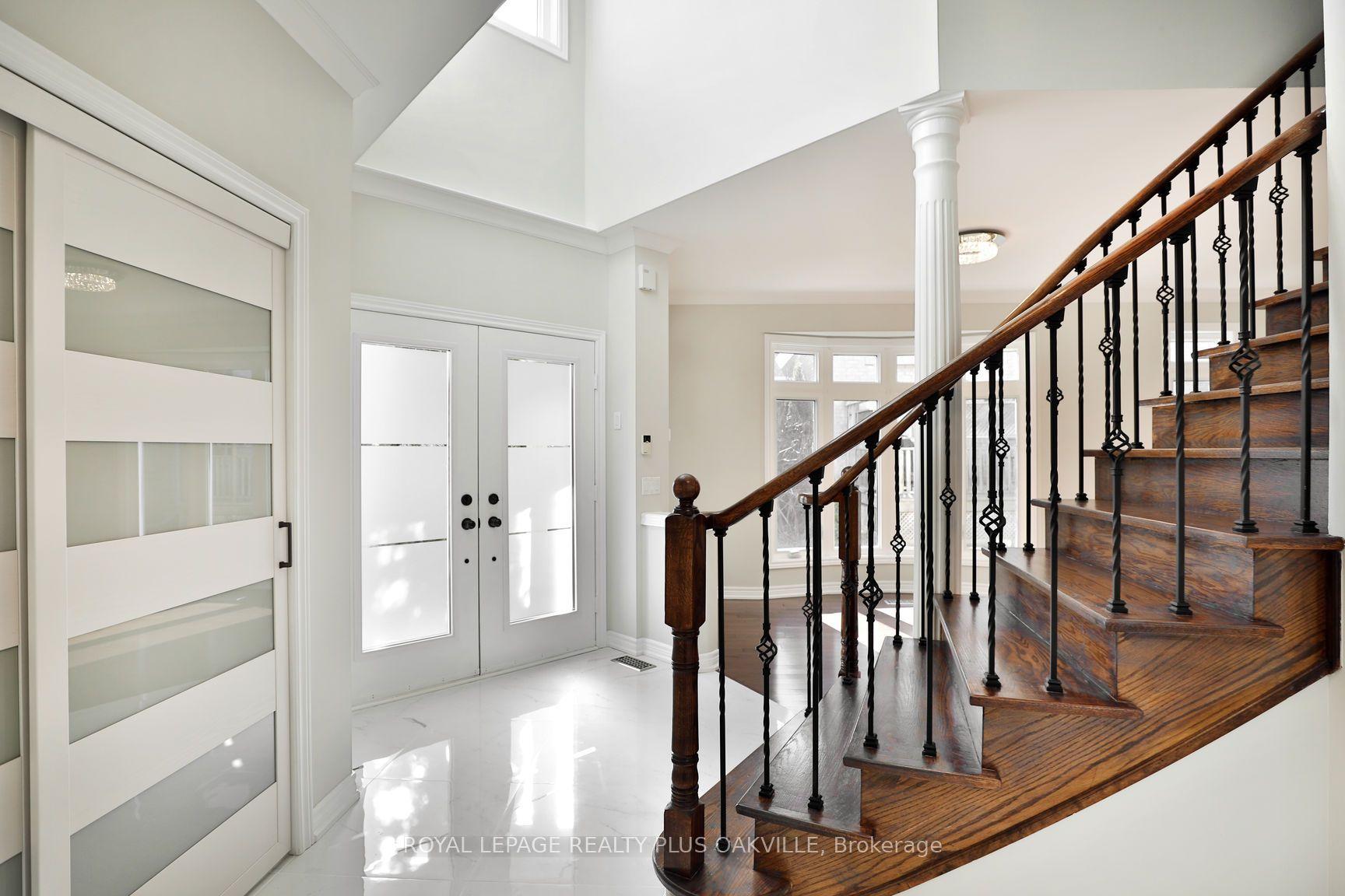 1548 Bayshire Drive, Oakville — Townhouse for lease, photo 1