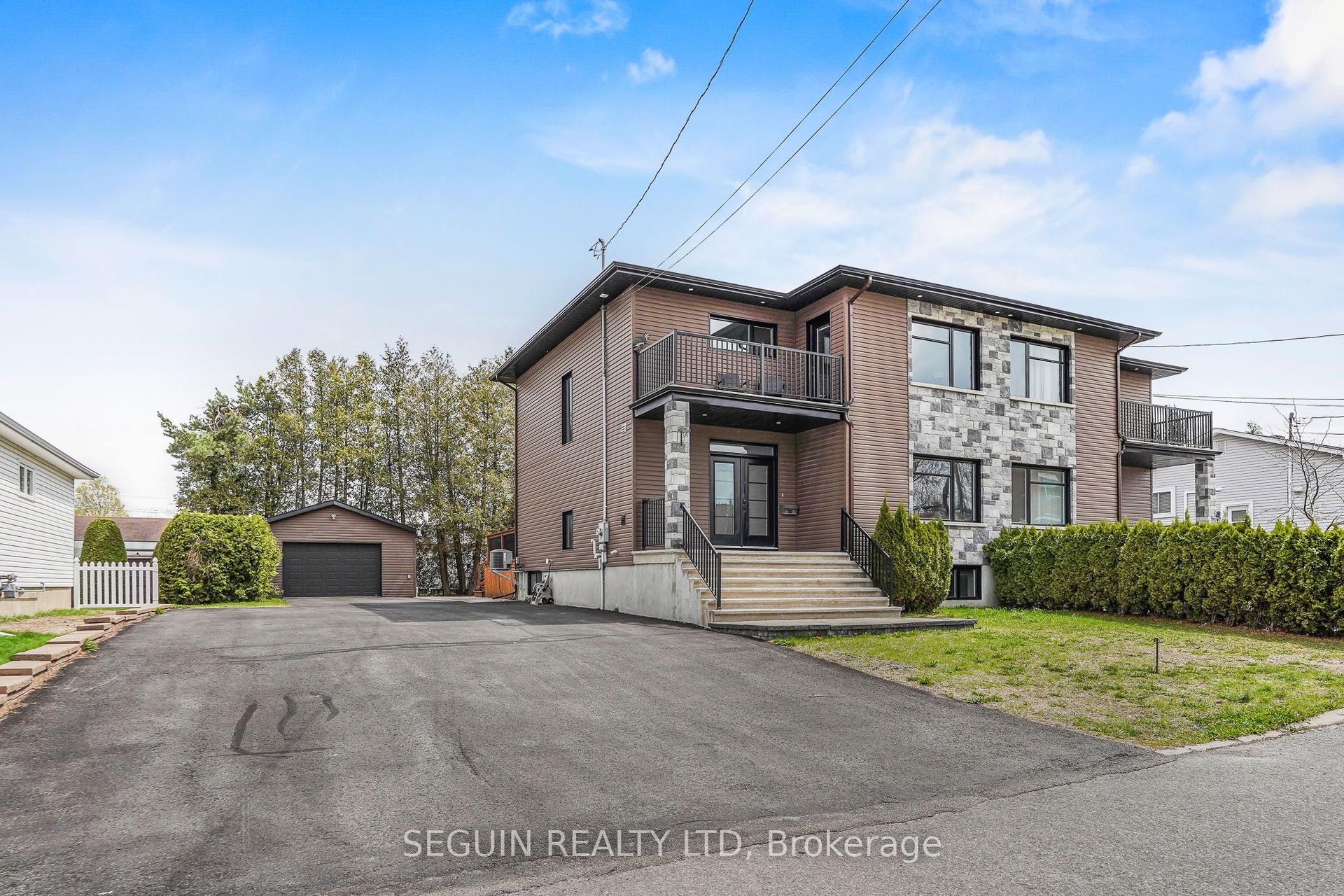 489 Abbott Street — photo 1