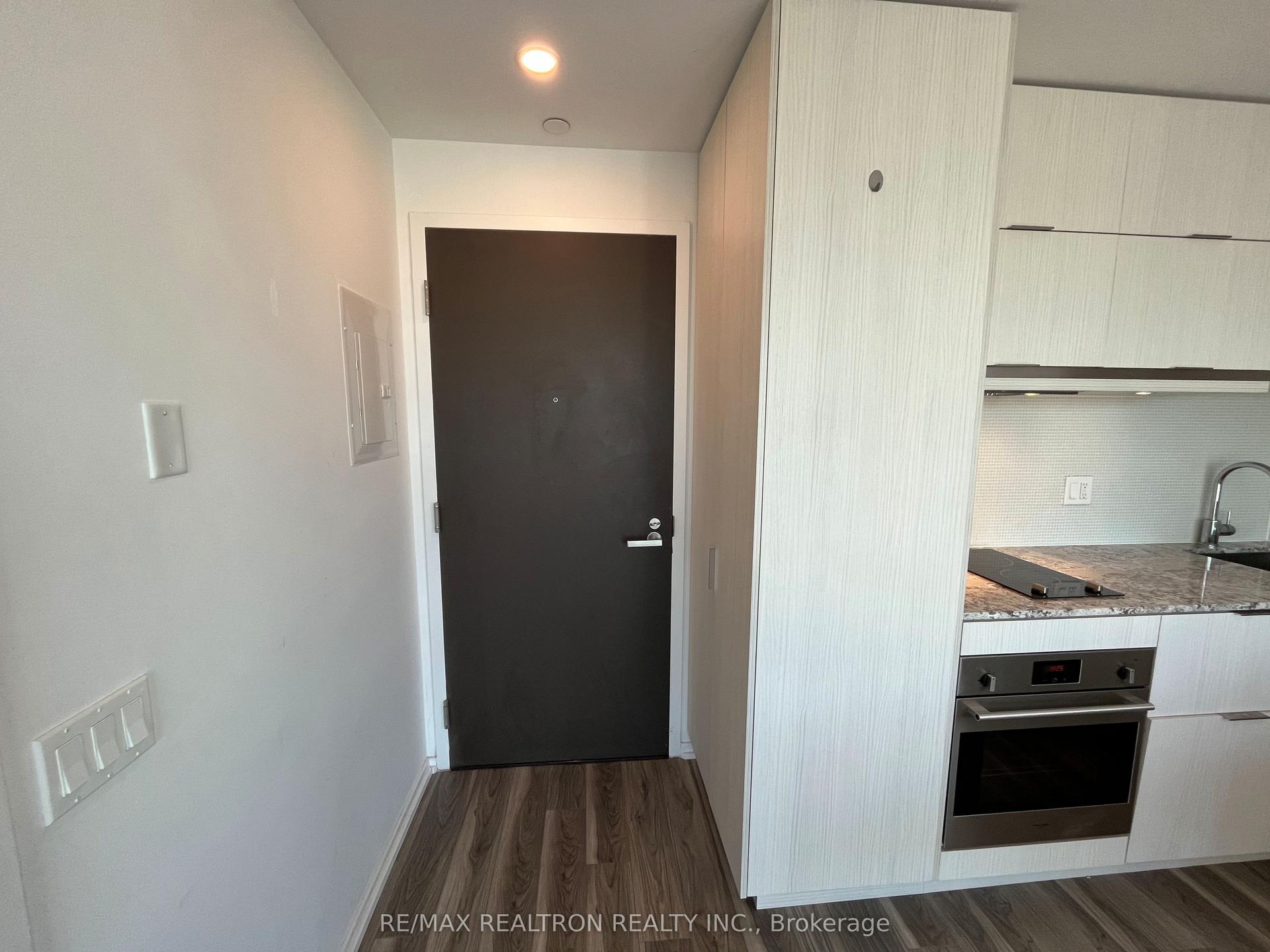 197 Yonge Street 3113 #3113, Toronto — Condo for lease, photo 1