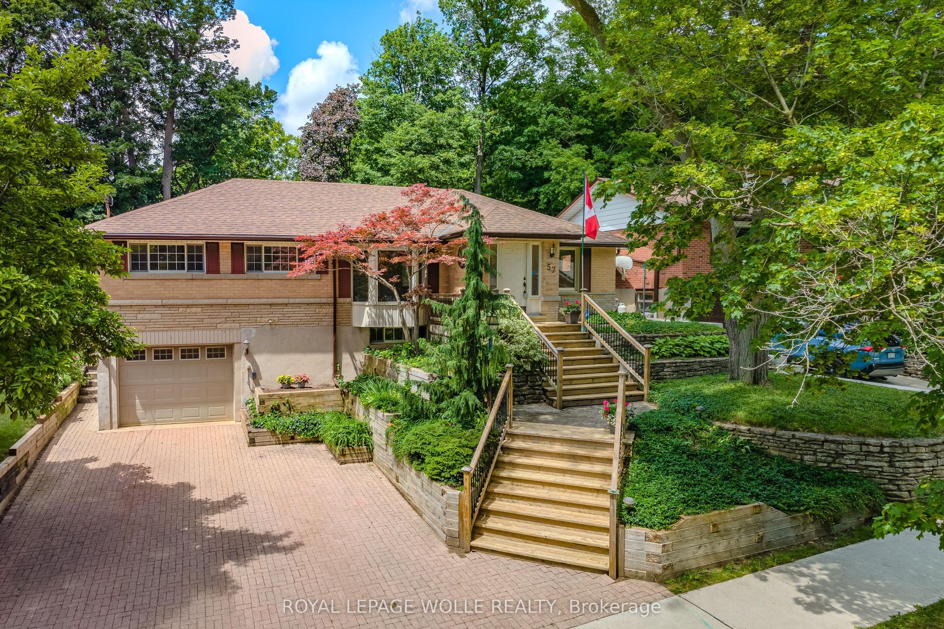 57 Maplewood Place — photo 1