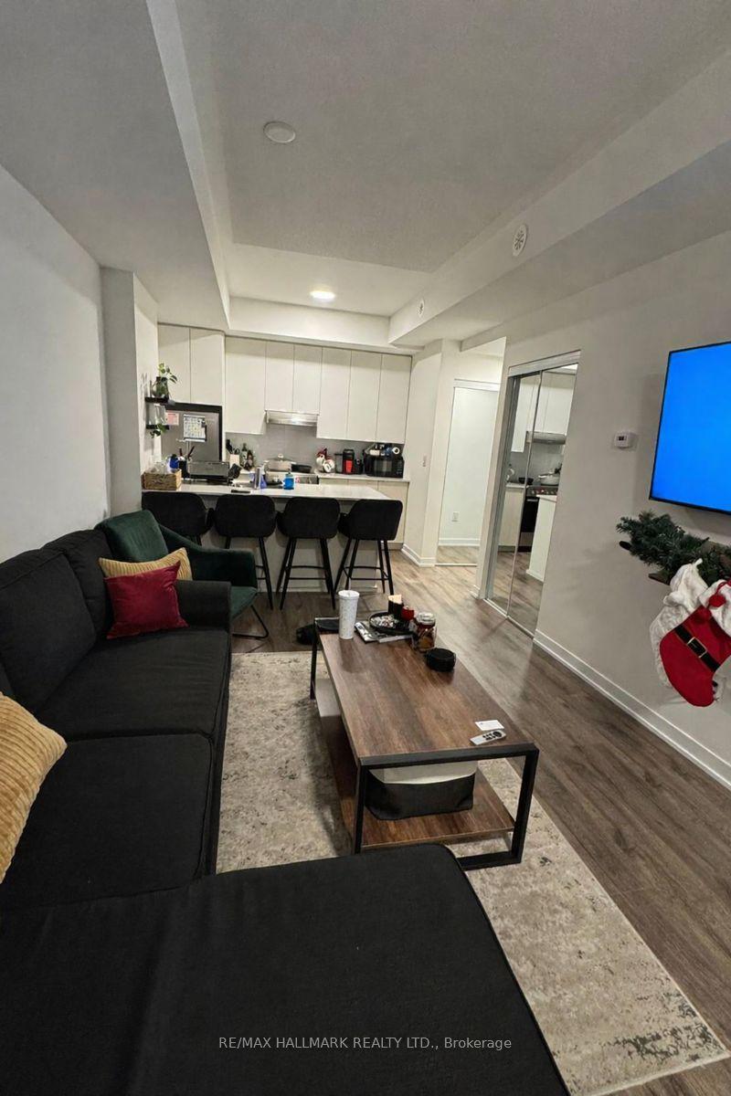 140 Canon Jackson Drive 111 #111, Toronto — Condo Town for sale, photo 1