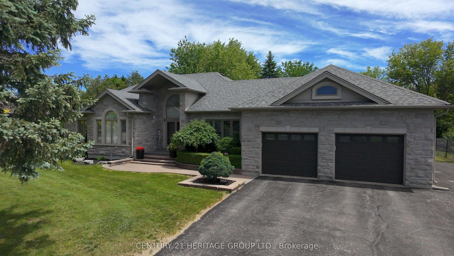 49 Shore Crescent — photo 1