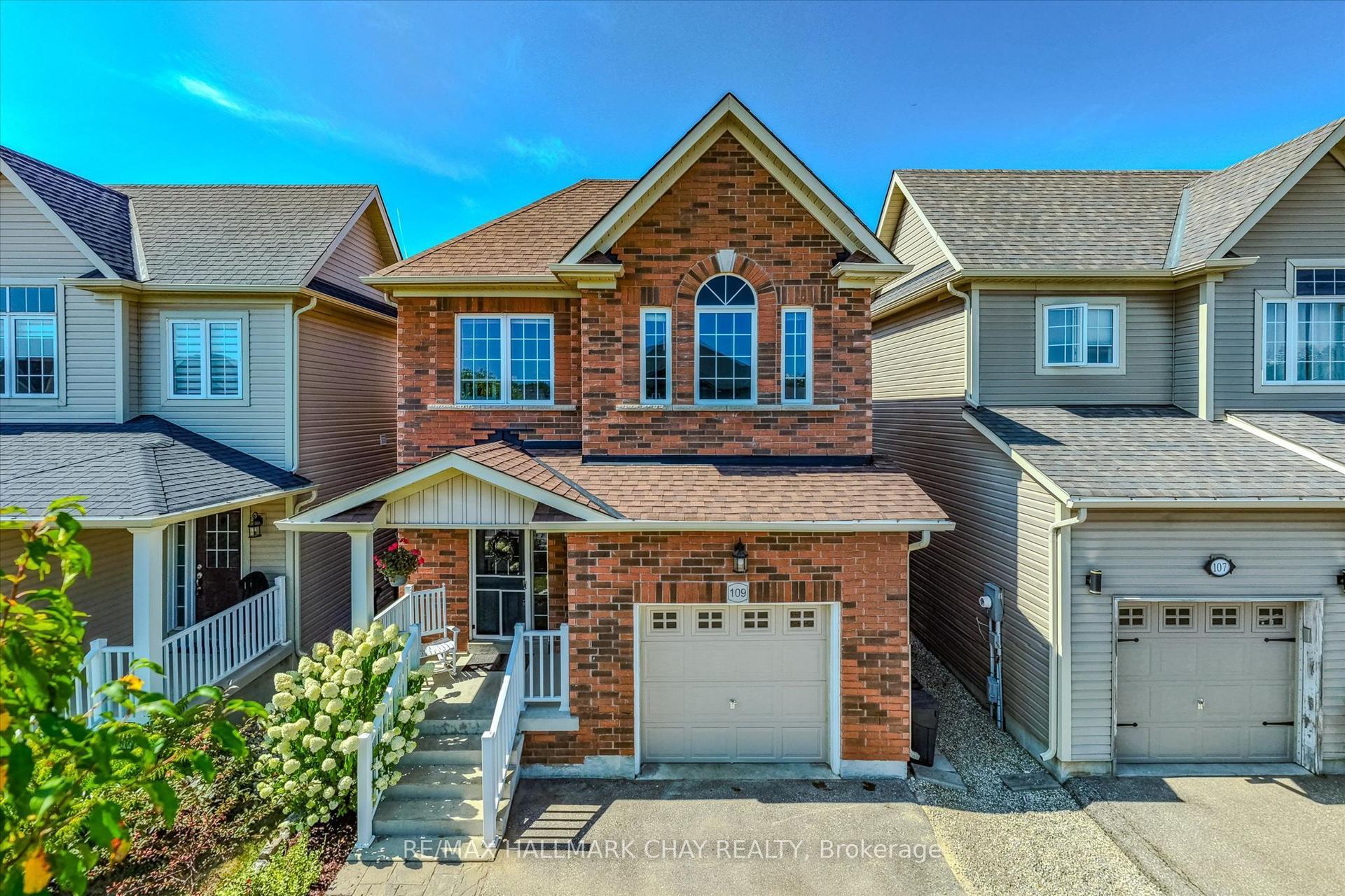 109 Courtney Street, Centre Wellington — Detached for sale, photo 1