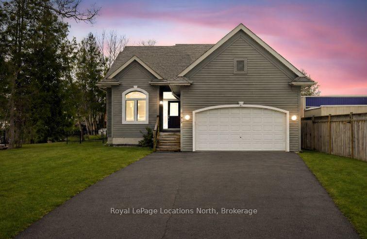 1094 RIVER Road W — photo 1
