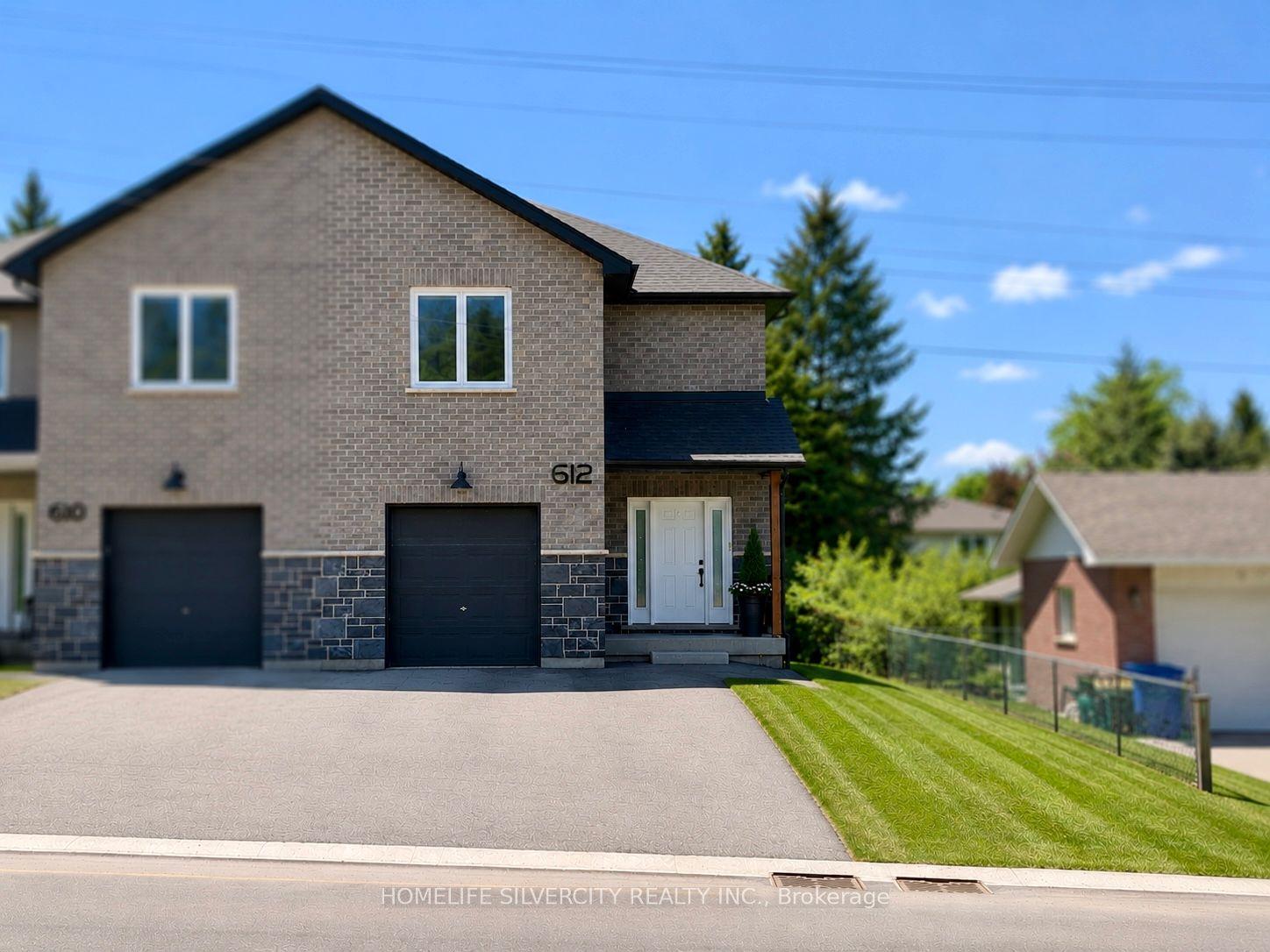 612 Owen Sound Street — photo 1
