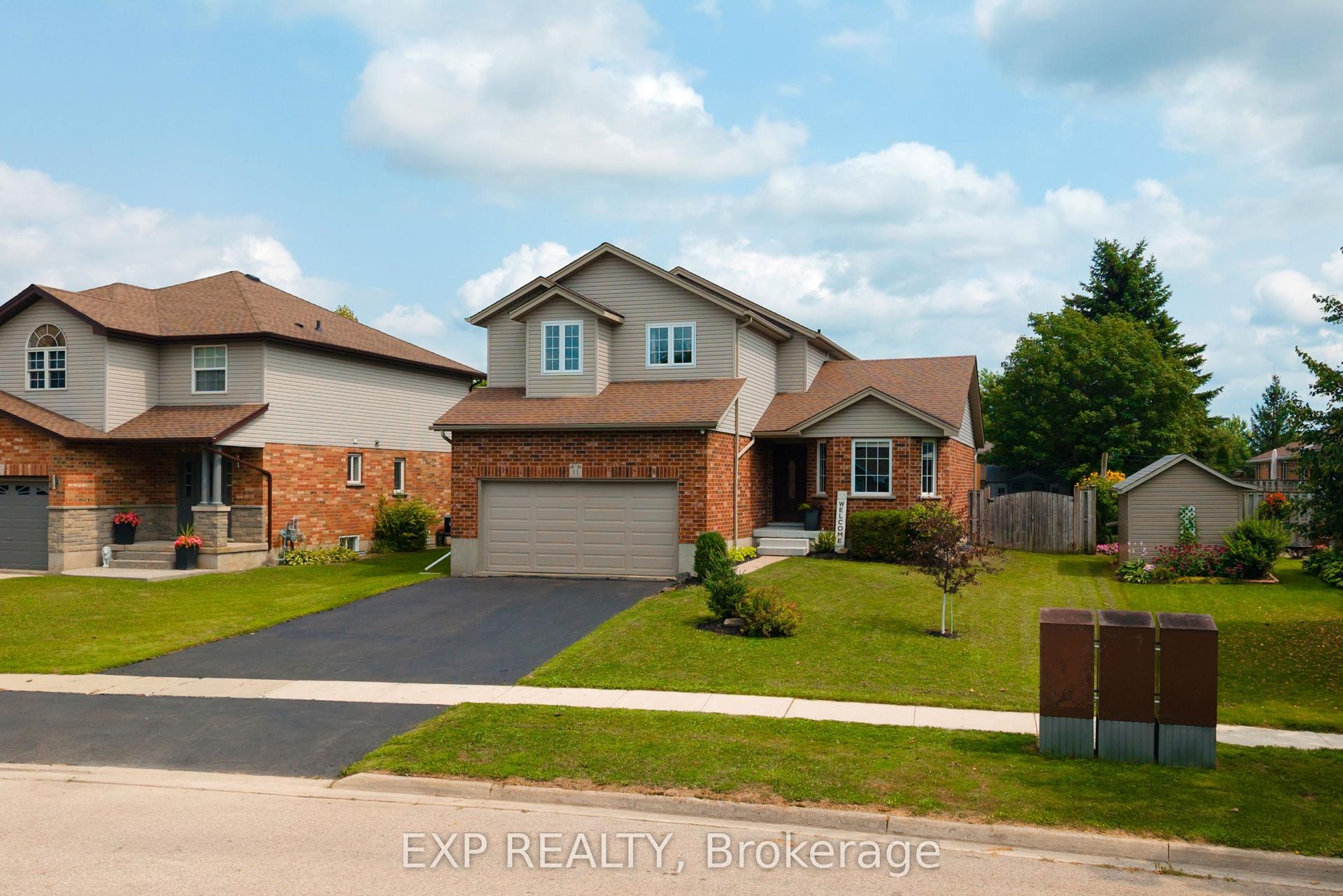 11 Maple Street, Mapleton — Detached for sale, photo 1