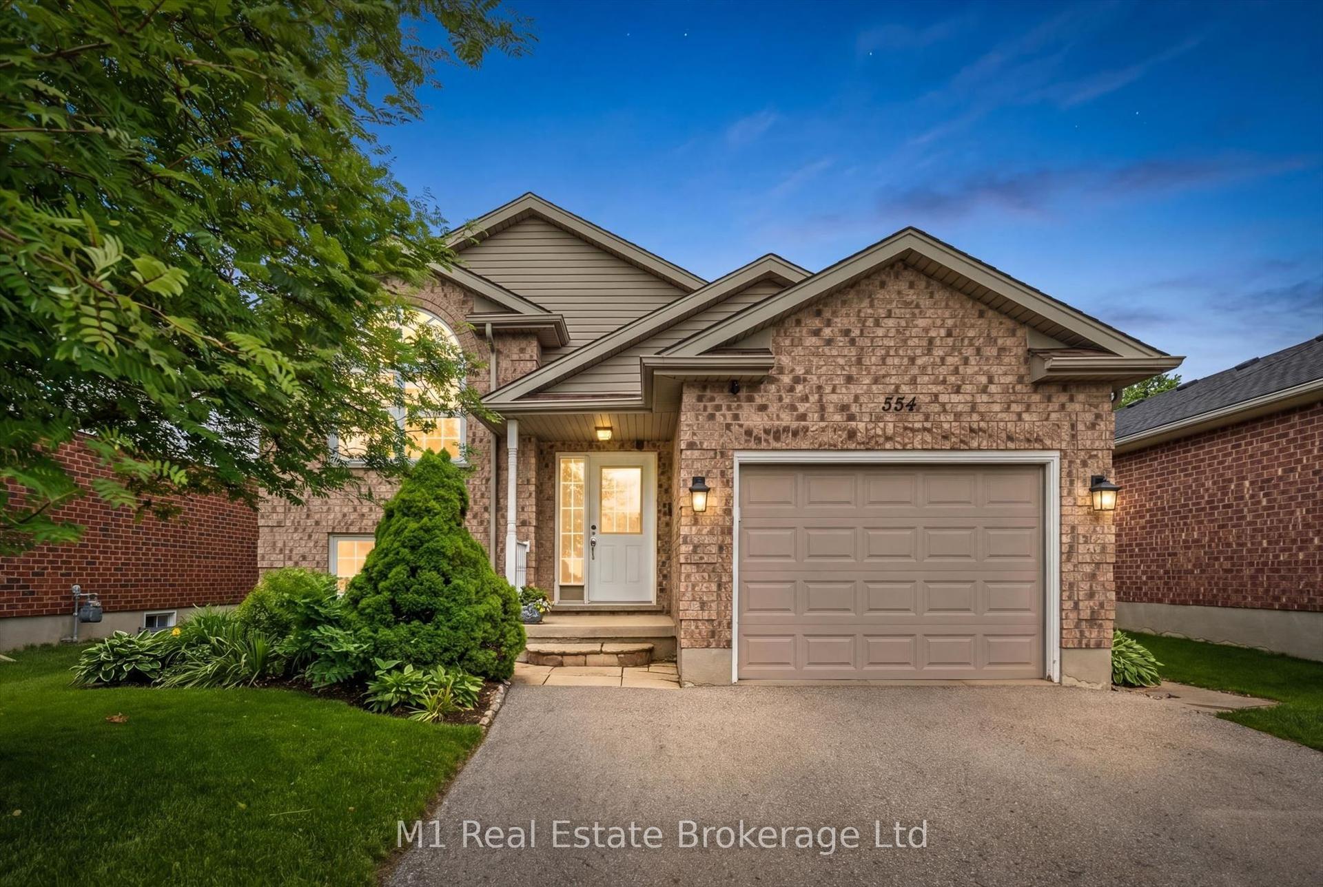 584 Mctavish Street — photo 1