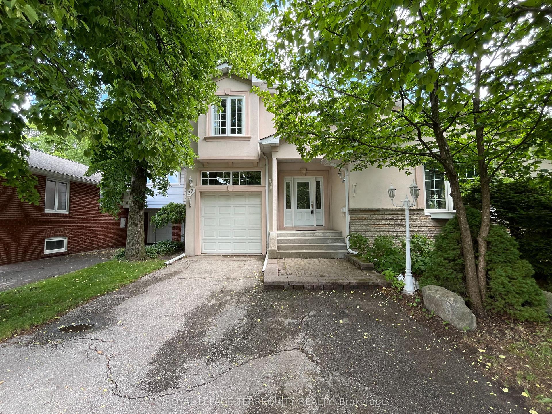 27 Shadwick Drive, Toronto — Detached for sale, photo 1