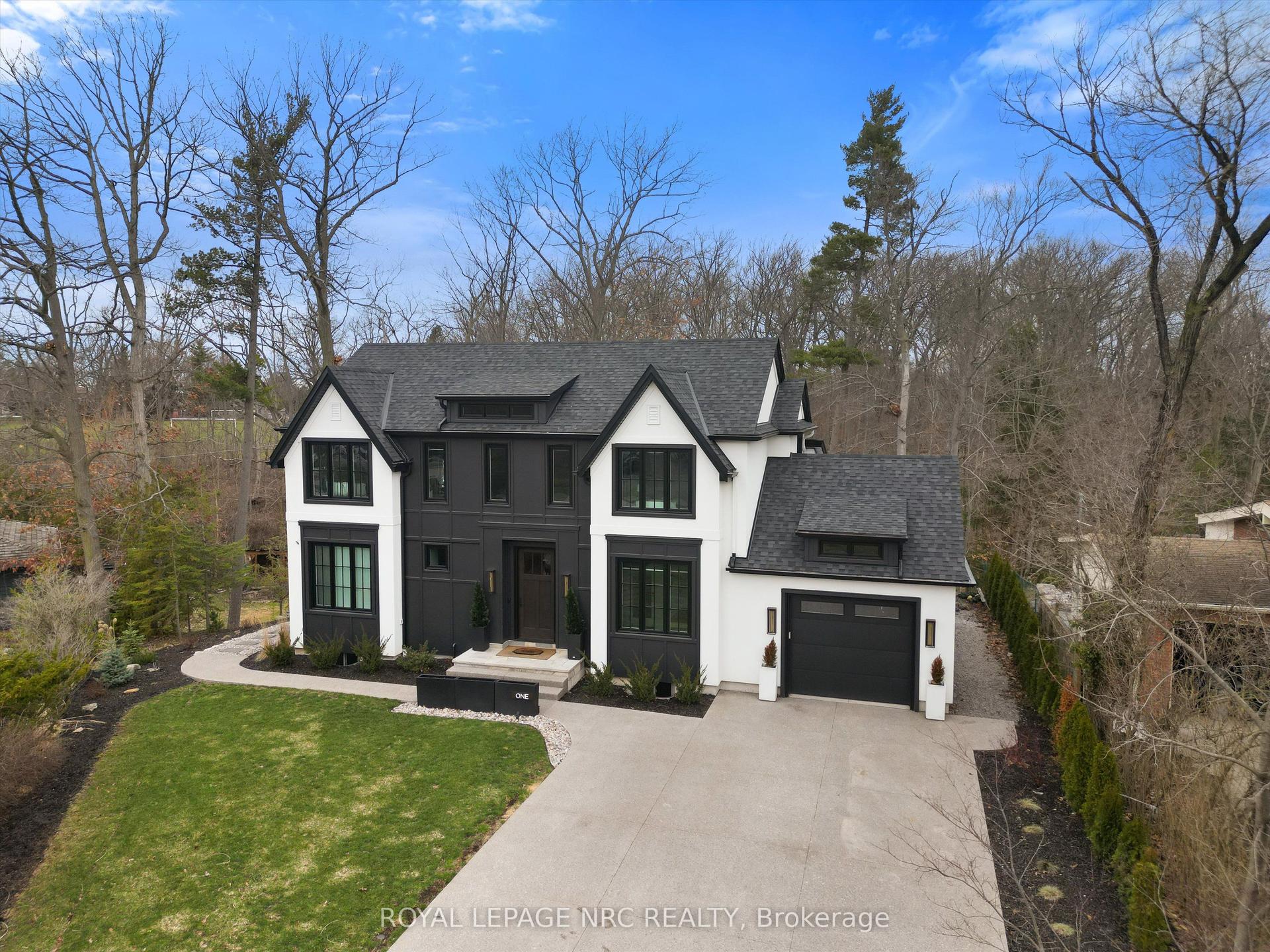 1 Briarfield Crescent — photo 1