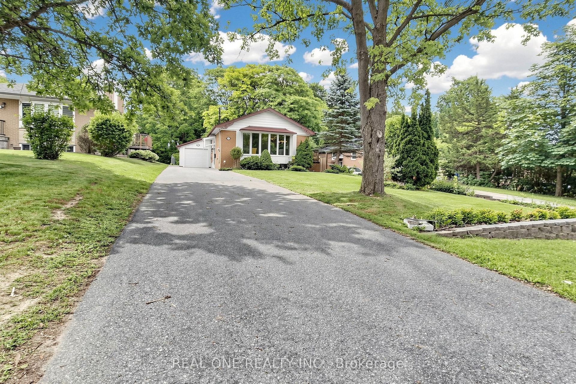 49 Bayview Parkway — photo 1