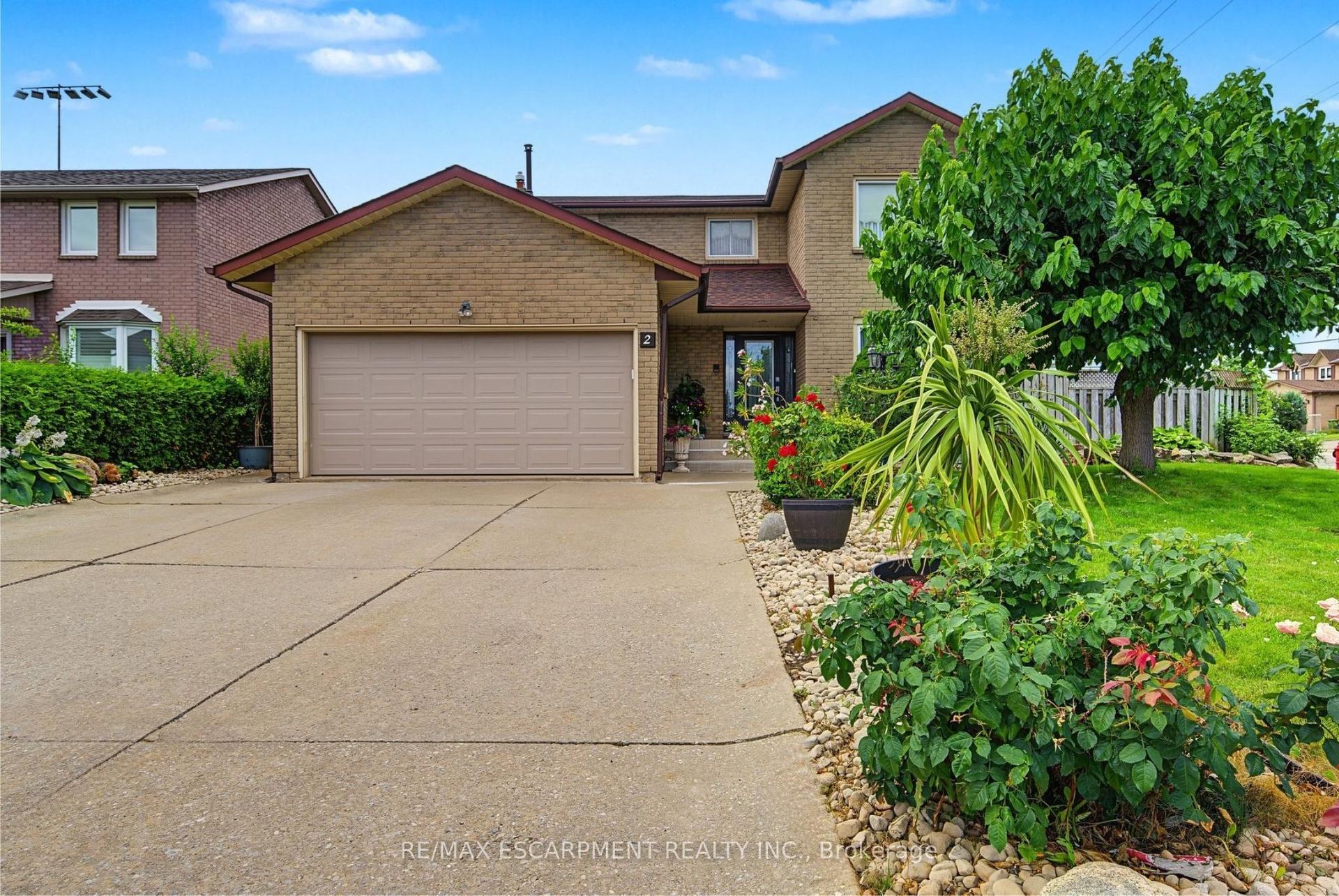 2 Cresthaven Drive, Hamilton — Detached for sale, photo 1