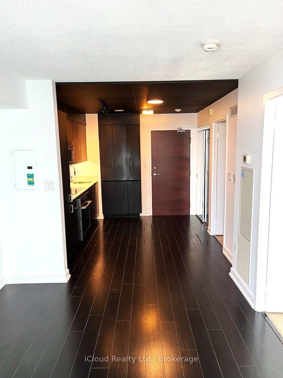 15 Iceboat Terrace 2711 #2711, Toronto — Condo for lease, photo 1