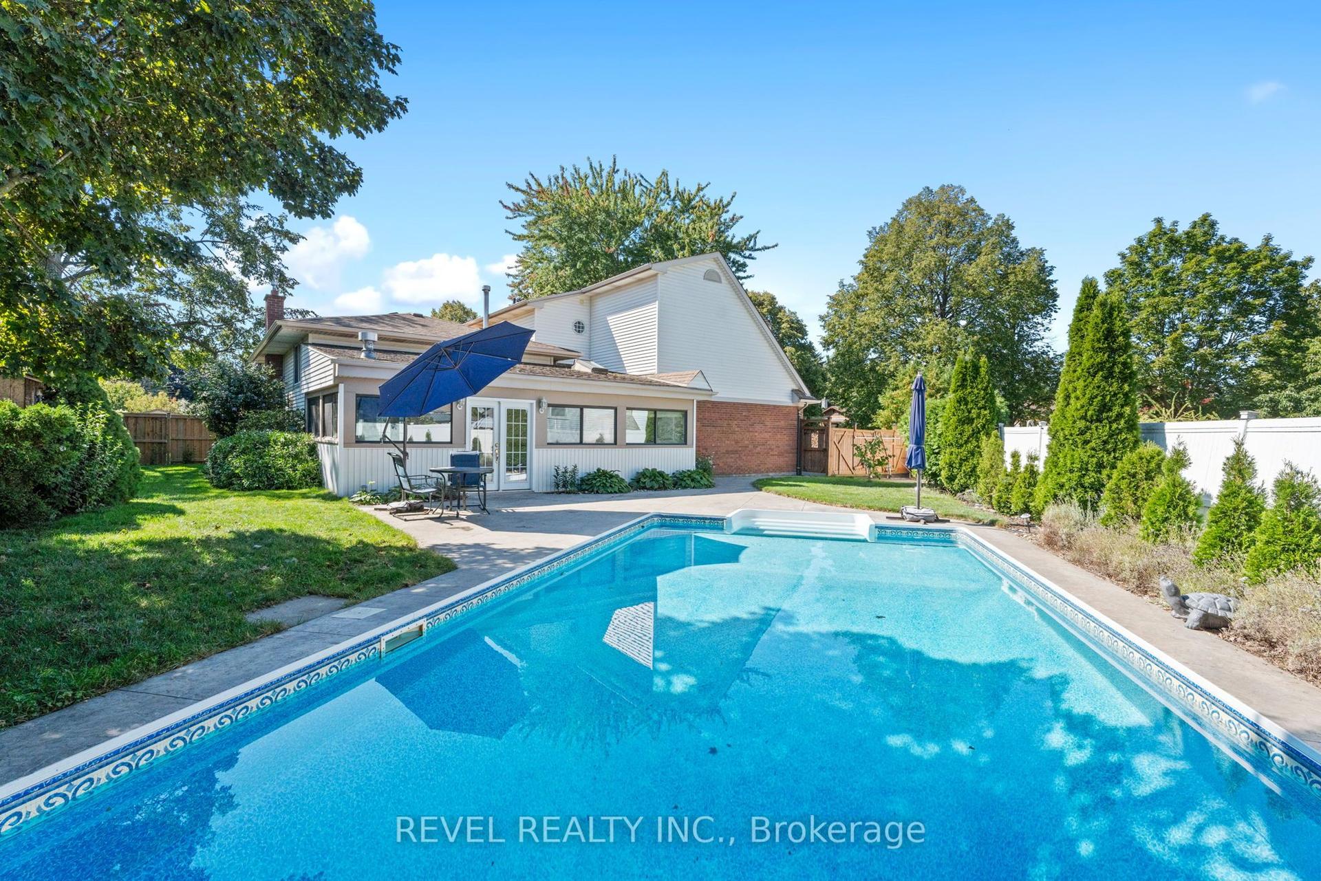 36 CAMBRIA Drive, St. Catharines — Detached for sale, photo 1