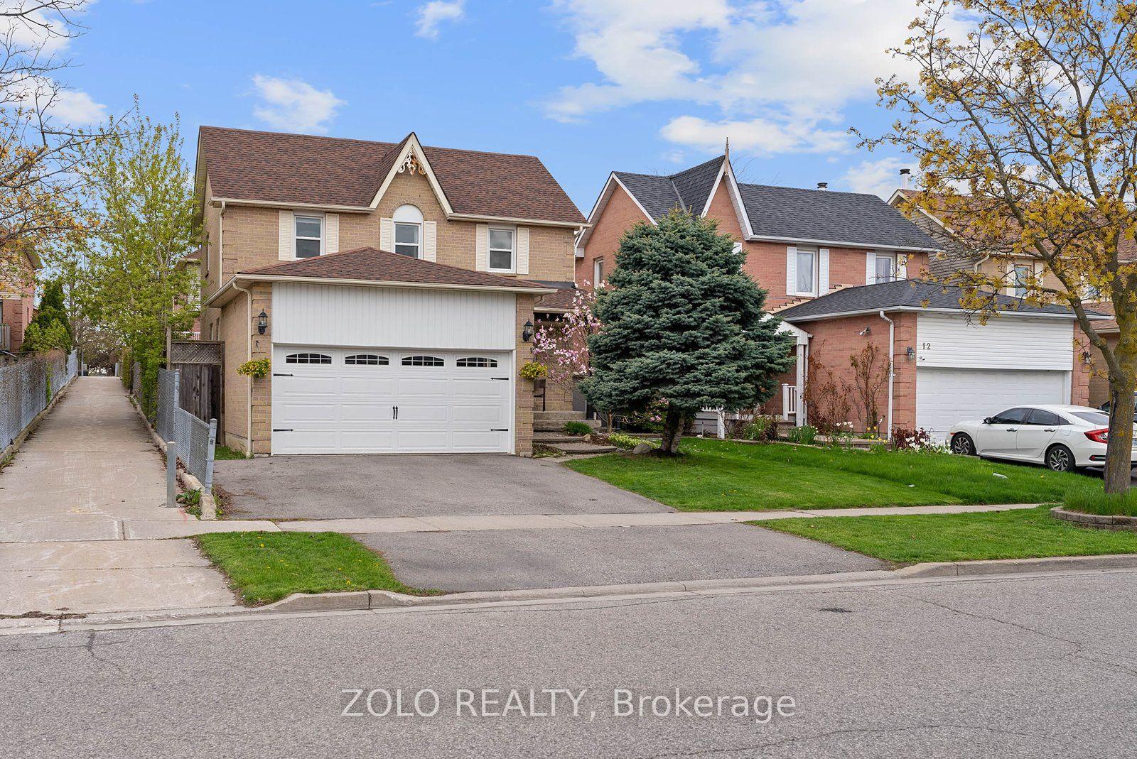 10 Coles Avenue — photo 1