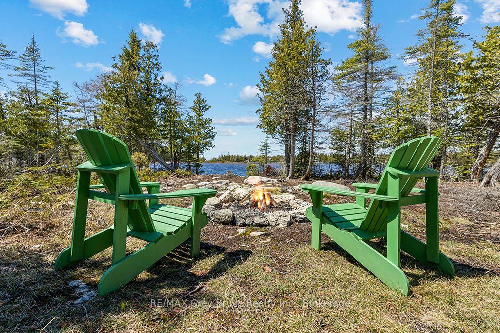 916 Dorcas Bay Road — photo 1