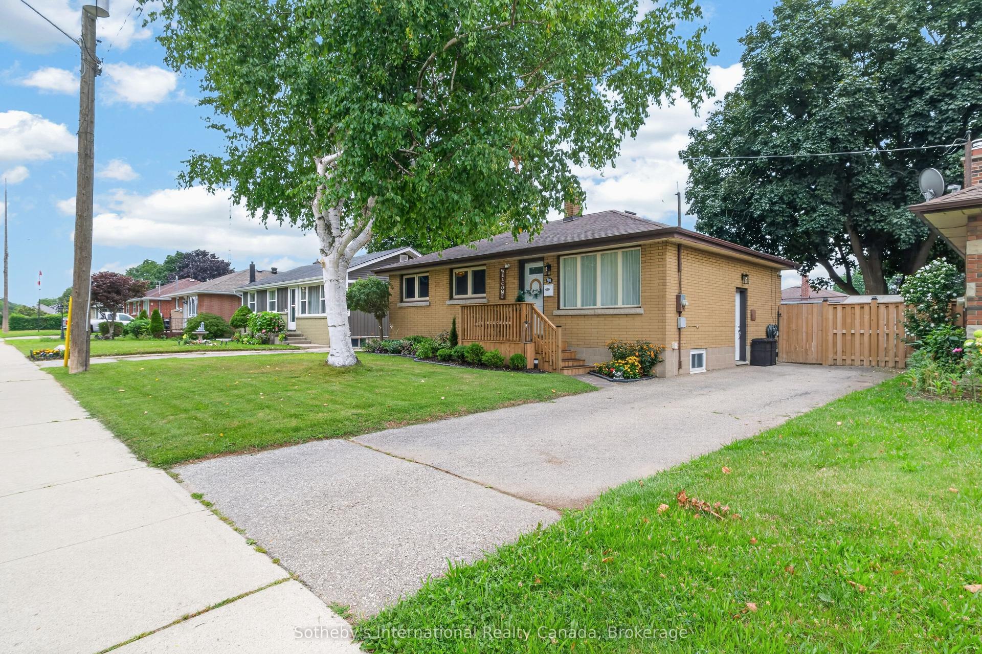 94 Ninth Avenue, Brantford — Detached for sale, photo 1