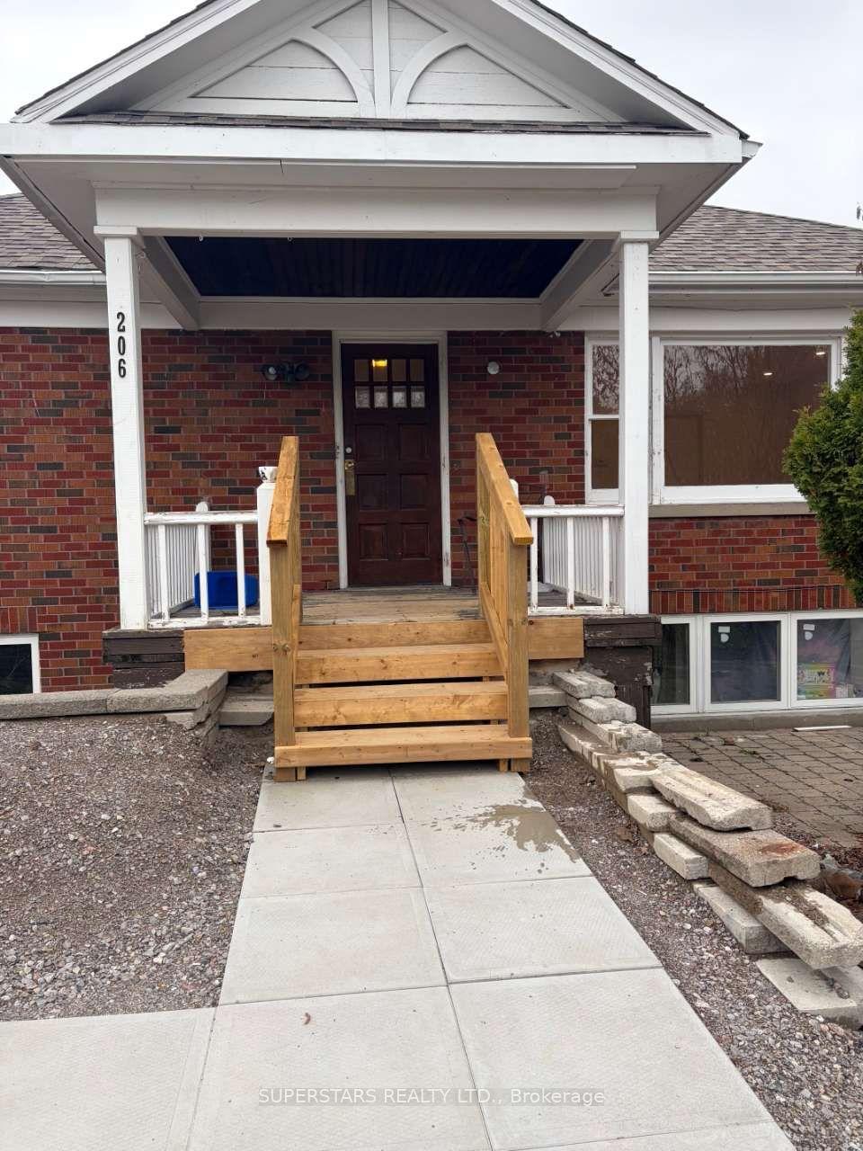 206 Lindsay Street S Upper #Upper, Kawartha Lakes — Detached for lease, photo 1