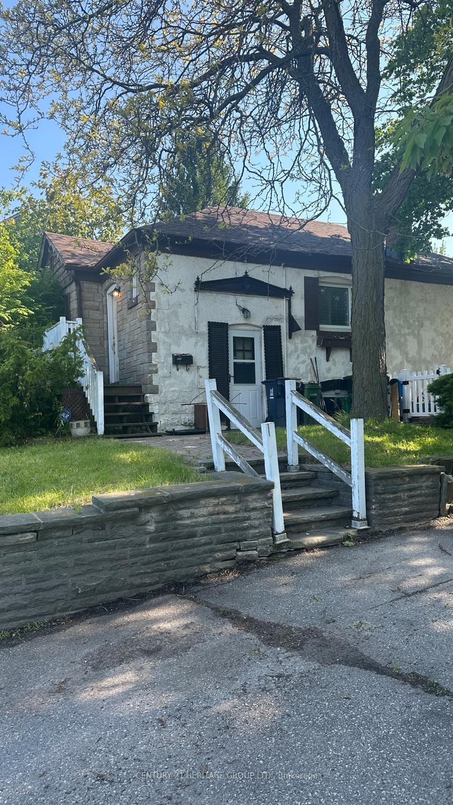 930 Scarlett Road — photo 1