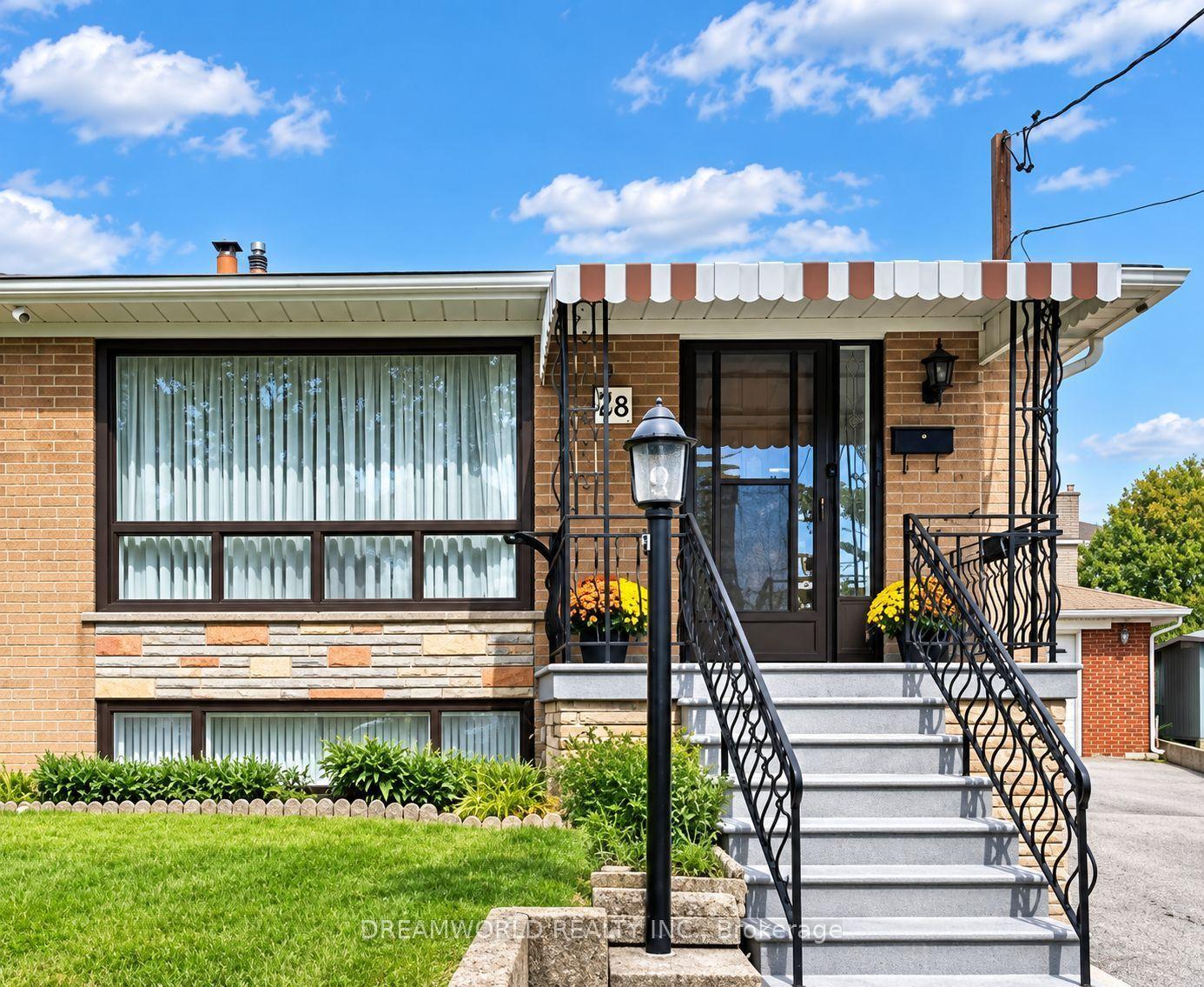 28 Rabton Court, Toronto — Semi-Detached for sale, photo 1