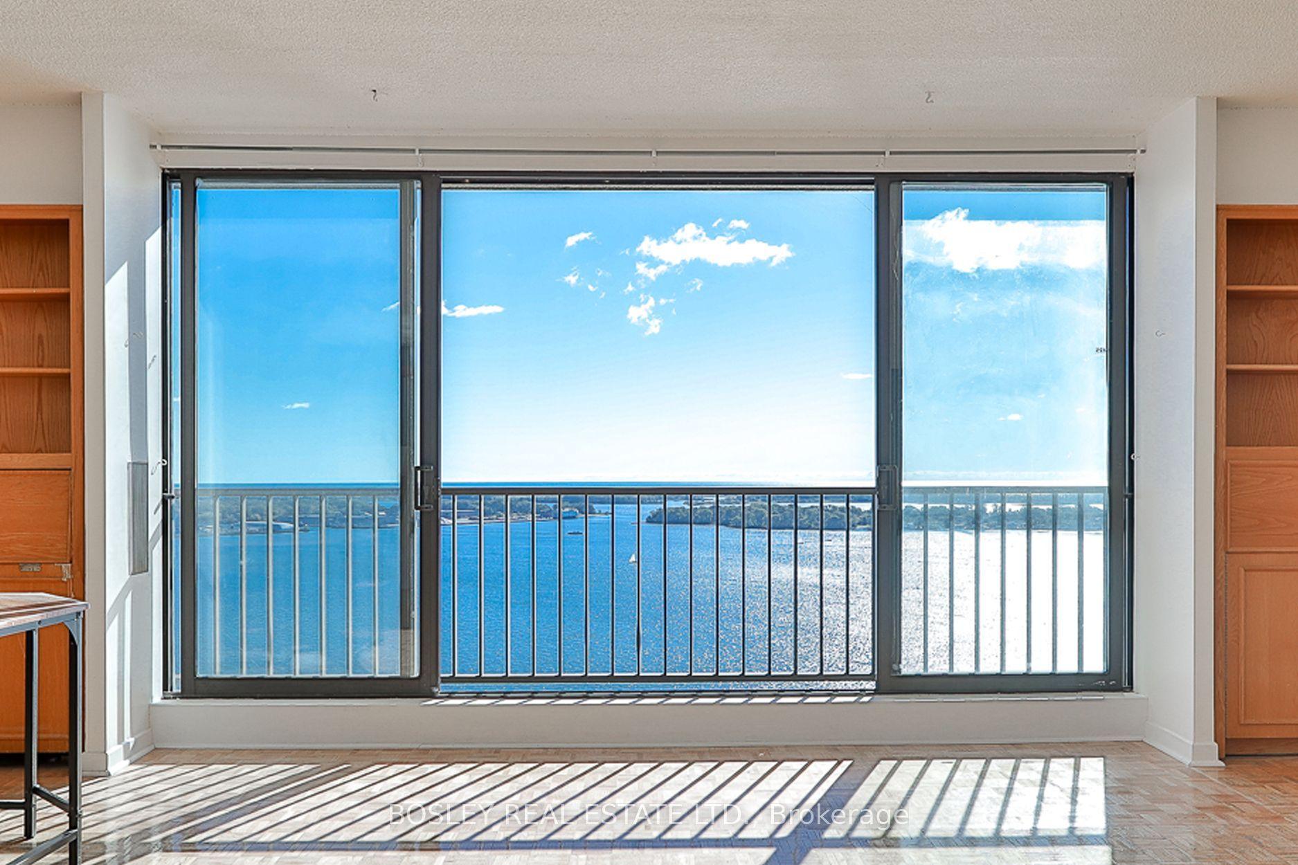 33 Harbour Square 2825 #2825, Toronto — Condo for lease, photo 1