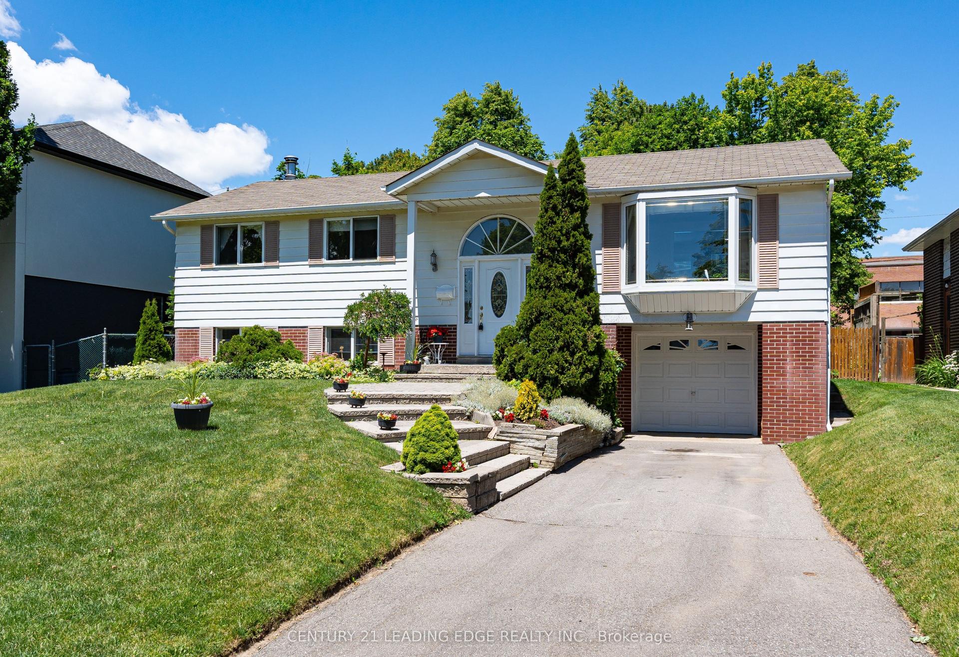 94 Southdale Drive — photo 1