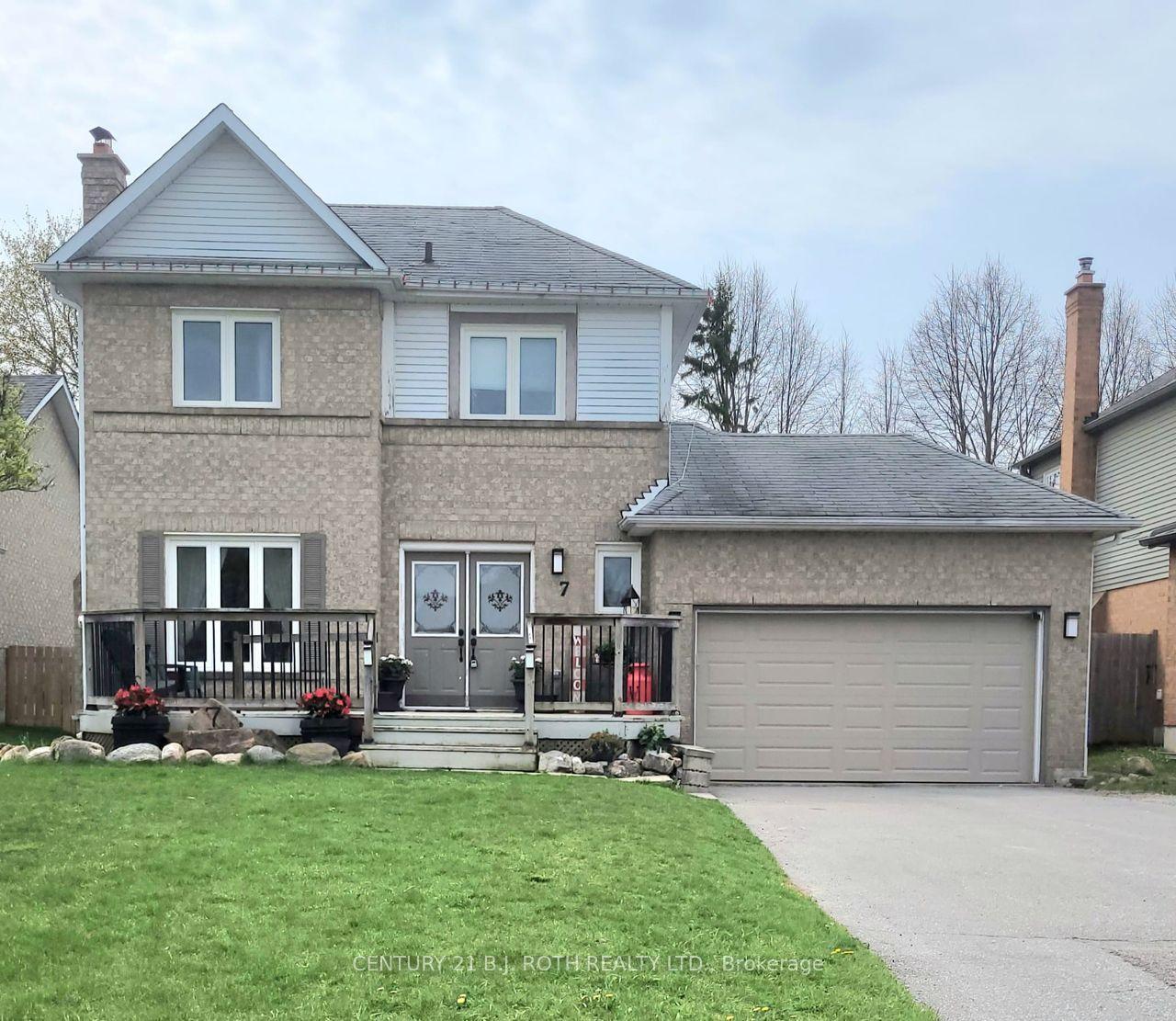 7 Fontaine Drive — photo 1