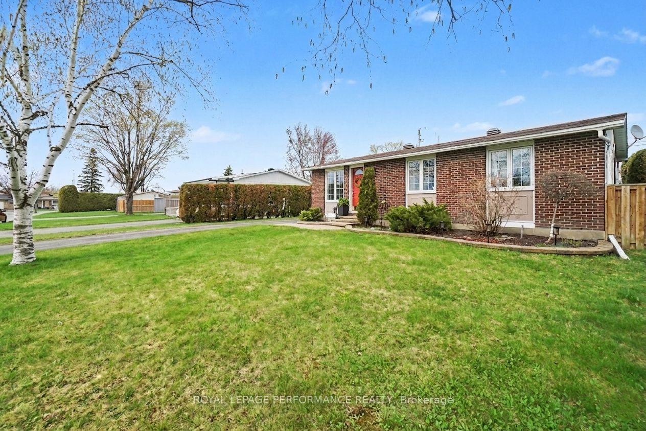 1497 Blackheath Street — photo 1