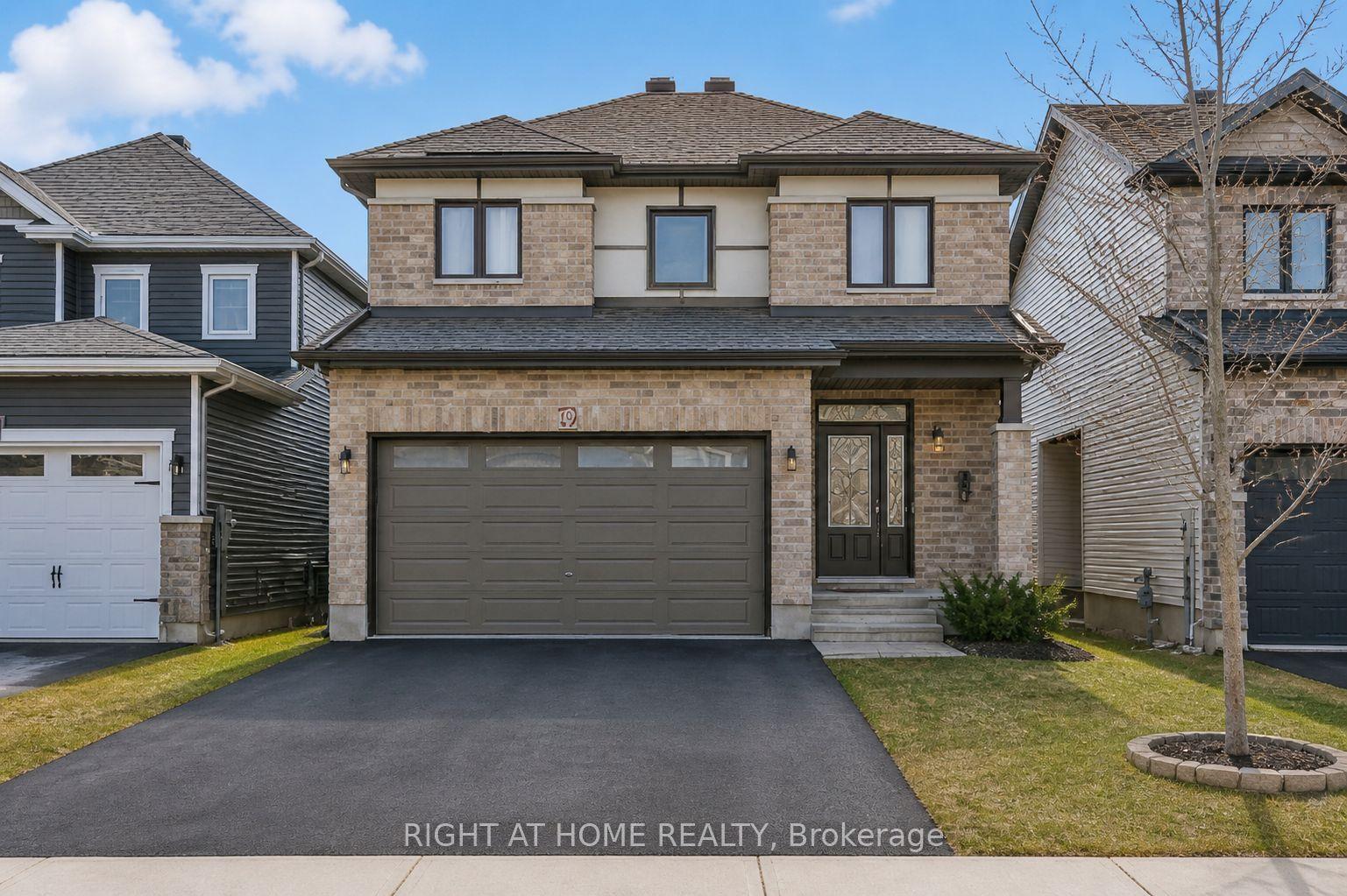 658 Parade Drive — photo 1