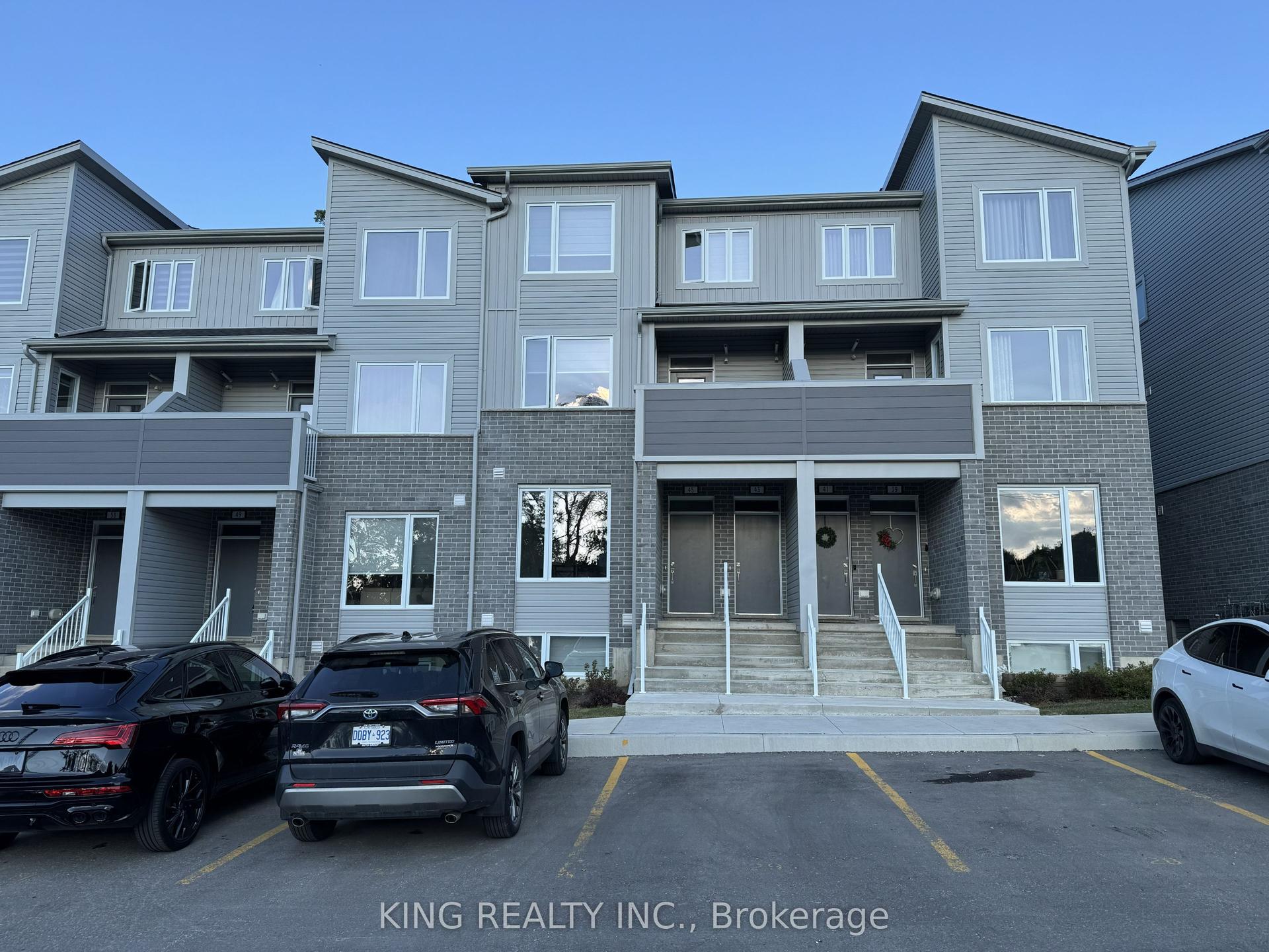 990 DEVERON Crescent 45 #45, London South — Condo Town for sale, photo 1