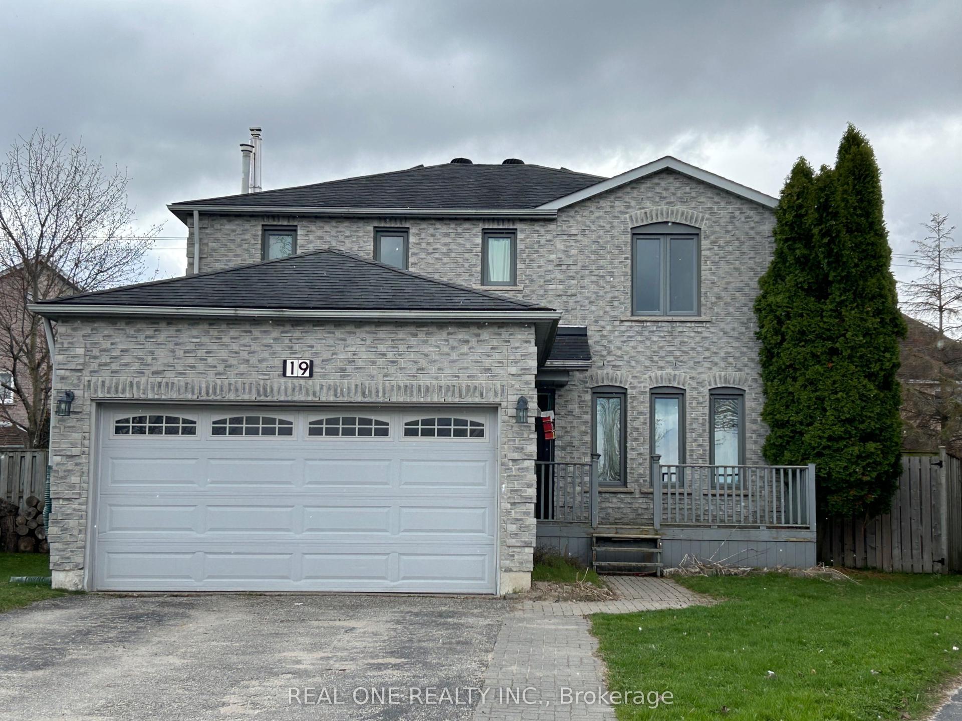 19 Blair Crescent — photo 1