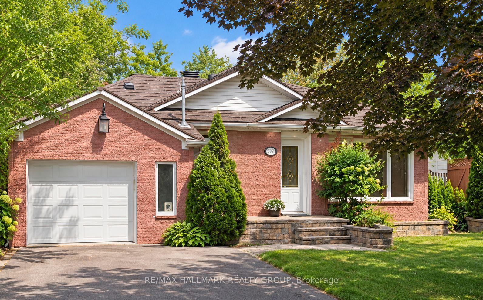 239 Dale Avenue, Alta Vista and Area — Detached for lease, photo 1