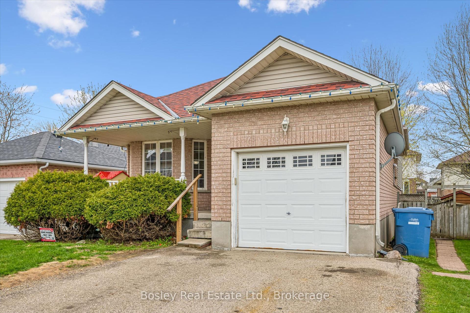 4 Hayward Crescent — photo 1