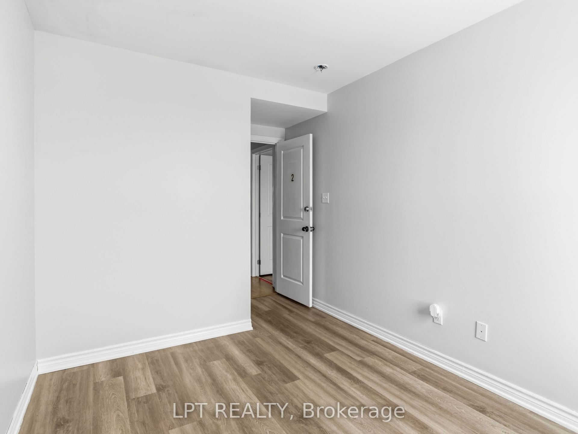 244 Penetanguishene Road 4 #4 — photo 1