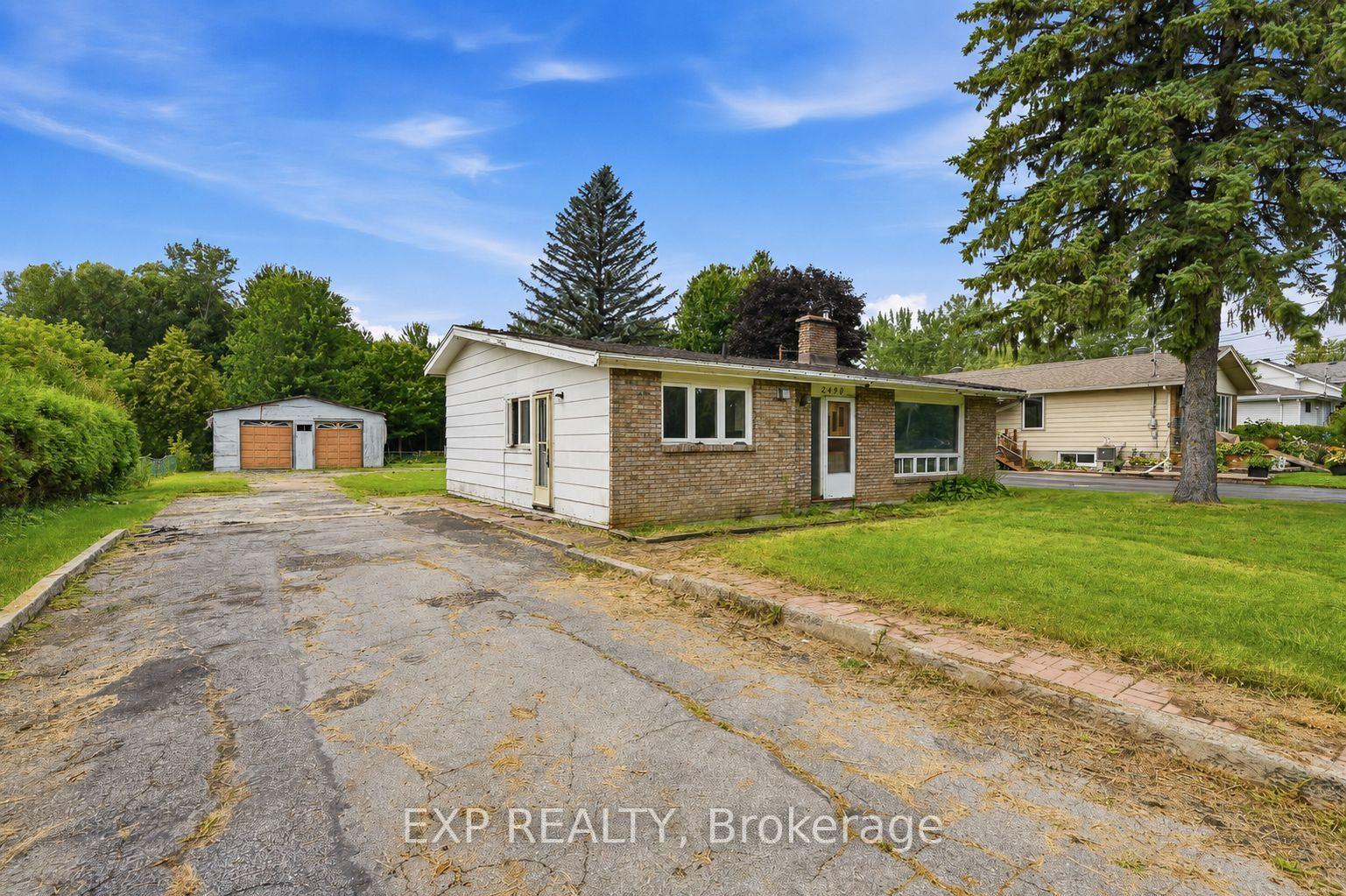 2498 Mer Bleue Road, Orleans - Convent Glen and Area — Detached for sale, photo 1