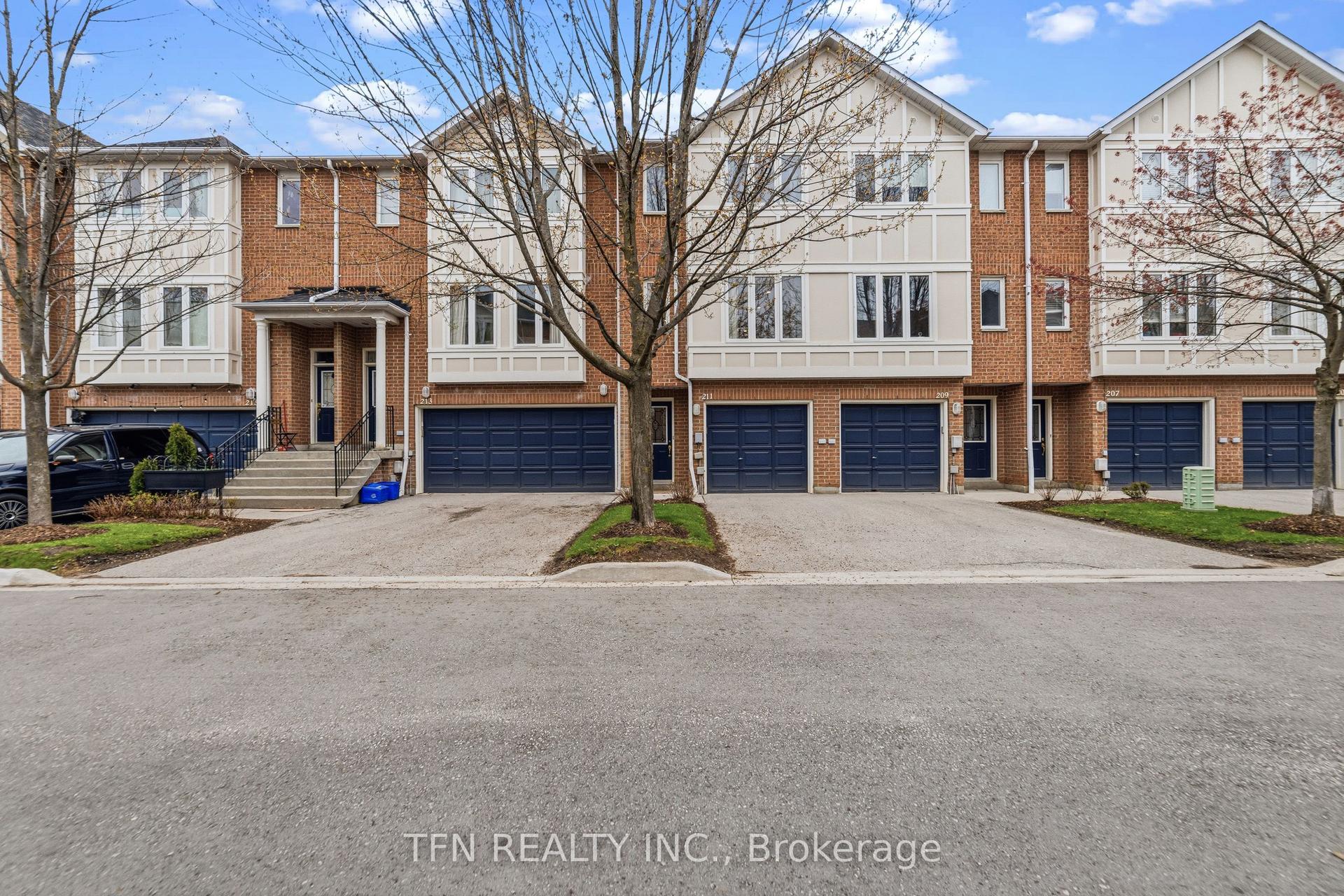 83 Mondeo Drive 211 #211 — photo 1