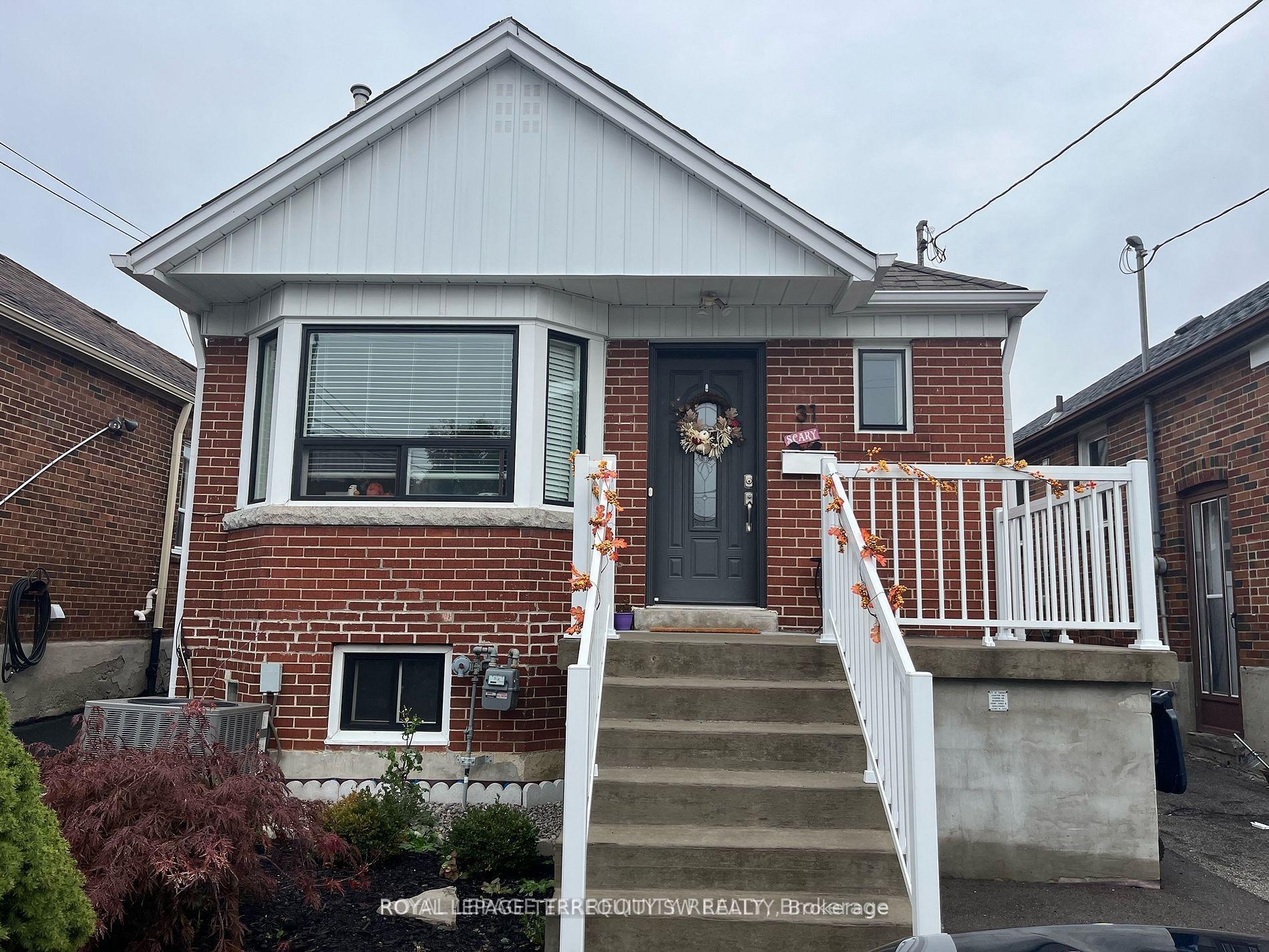 31 Chamberlain Avenue Bsmt #Bsmt, Toronto — Detached for lease, photo 1