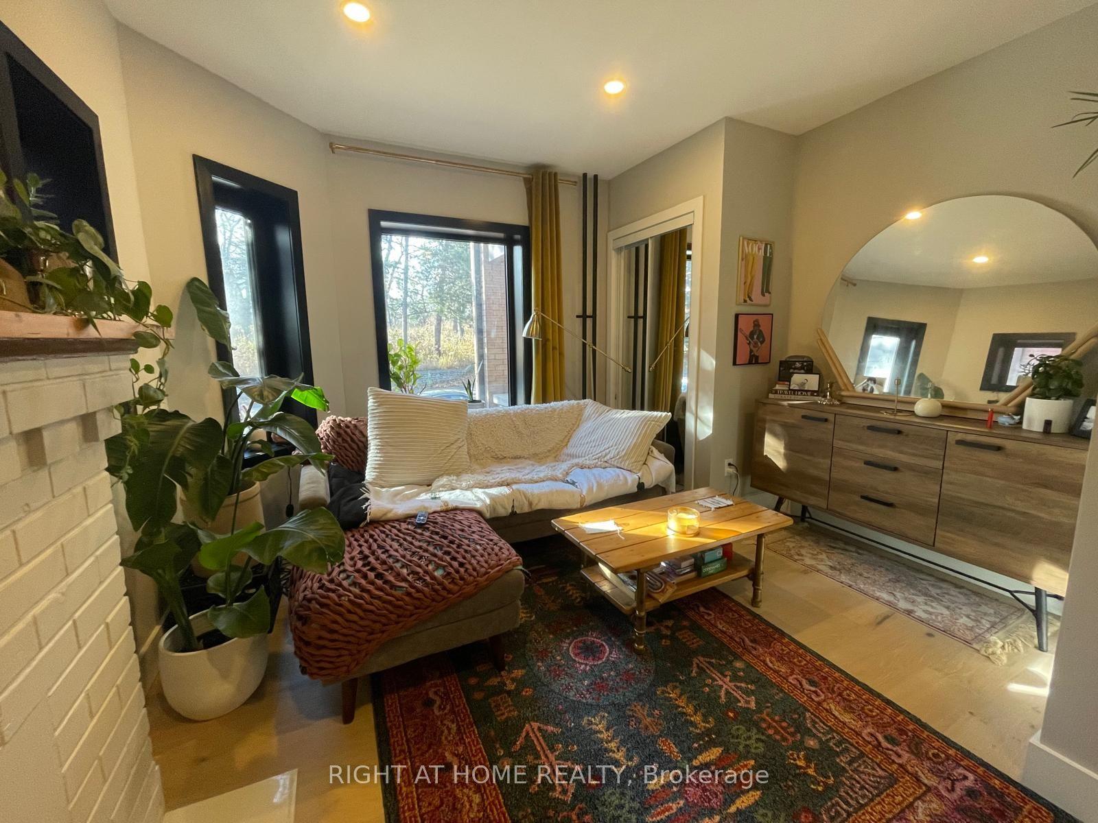 363 Parkside Drive 1 #1, Toronto — Multiplex for lease, photo 1