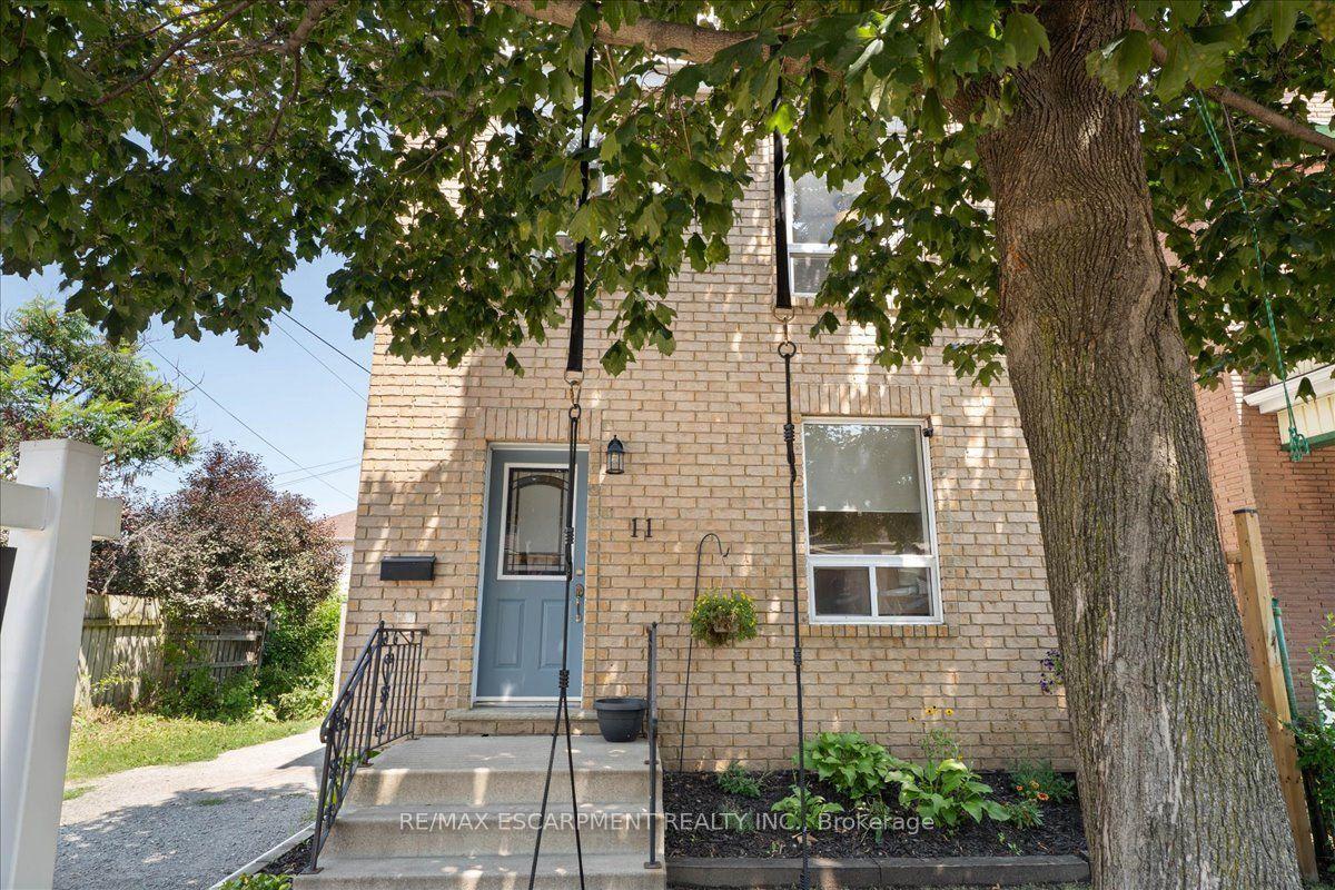 11 PRIMROSE Avenue, Hamilton — Detached for sale, photo 1
