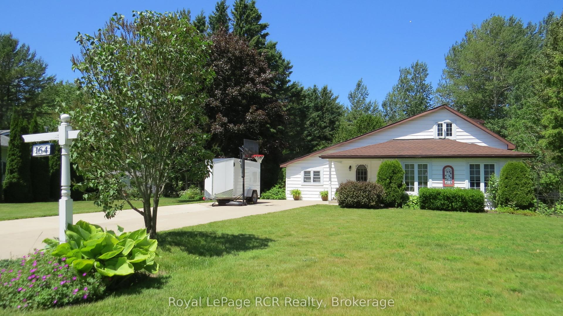 164 EDWARD Street — photo 1