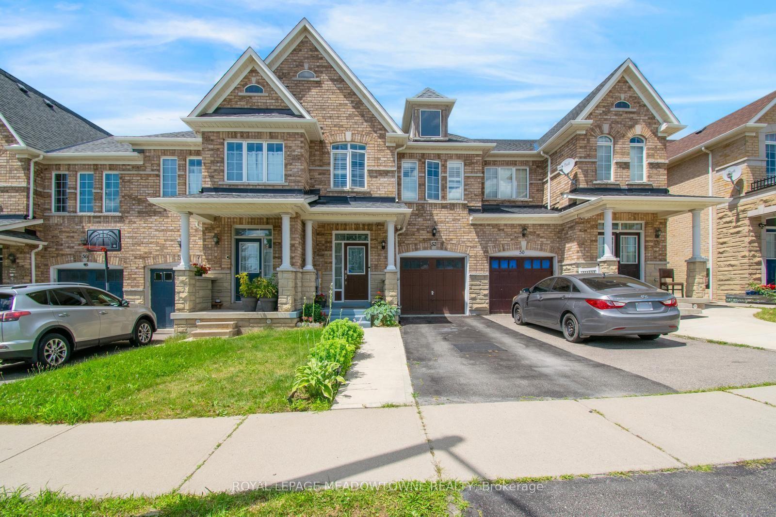 52 Royal Vista Road, Brampton — Townhouse for sale, photo 1