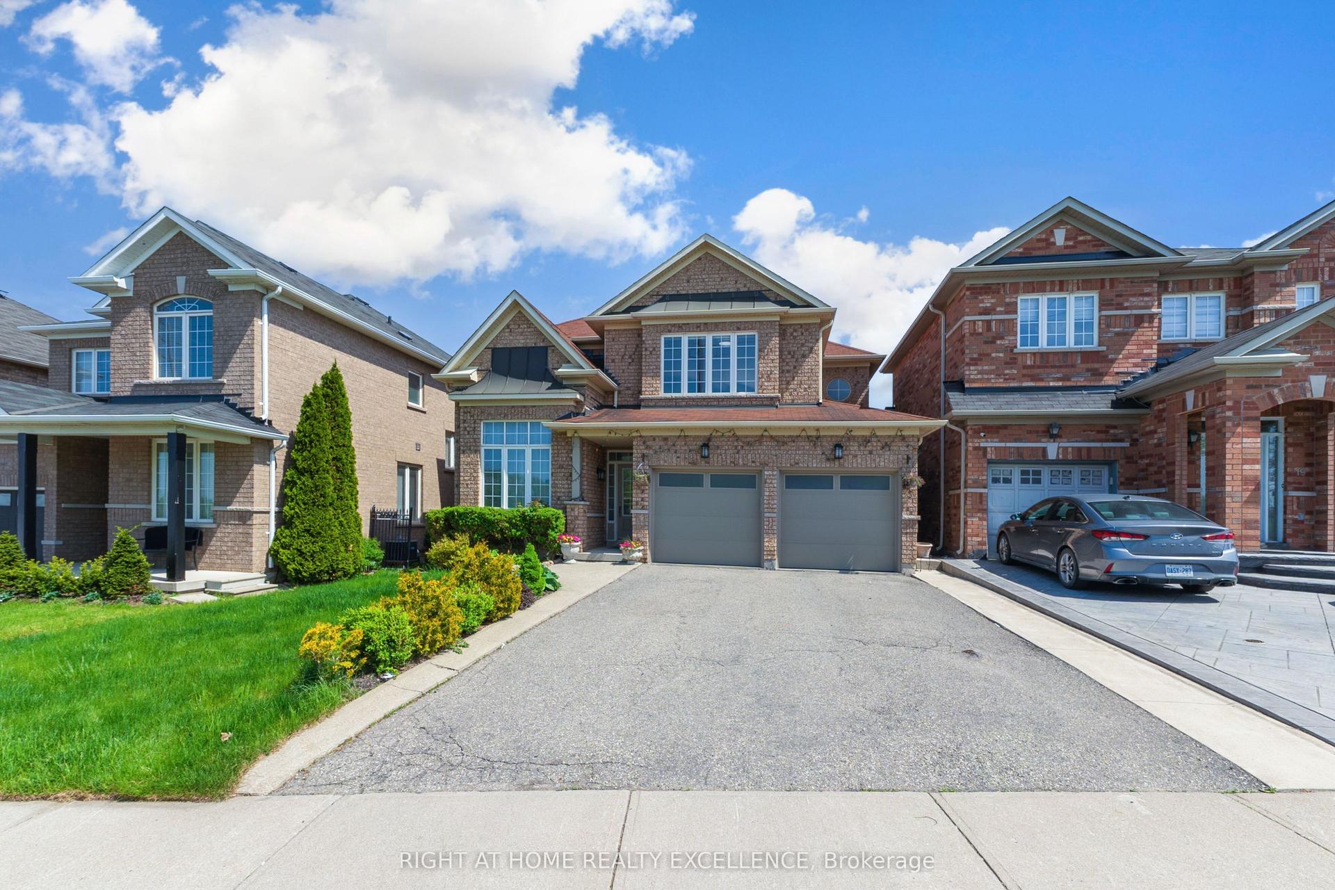 17 Keeleview Crescent, Brampton — Detached for sale, photo 1