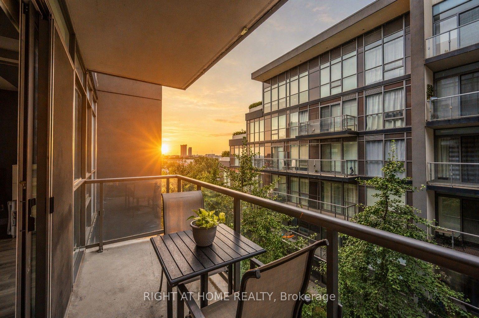 15 James Finlay Way 917 #917 — photo 1