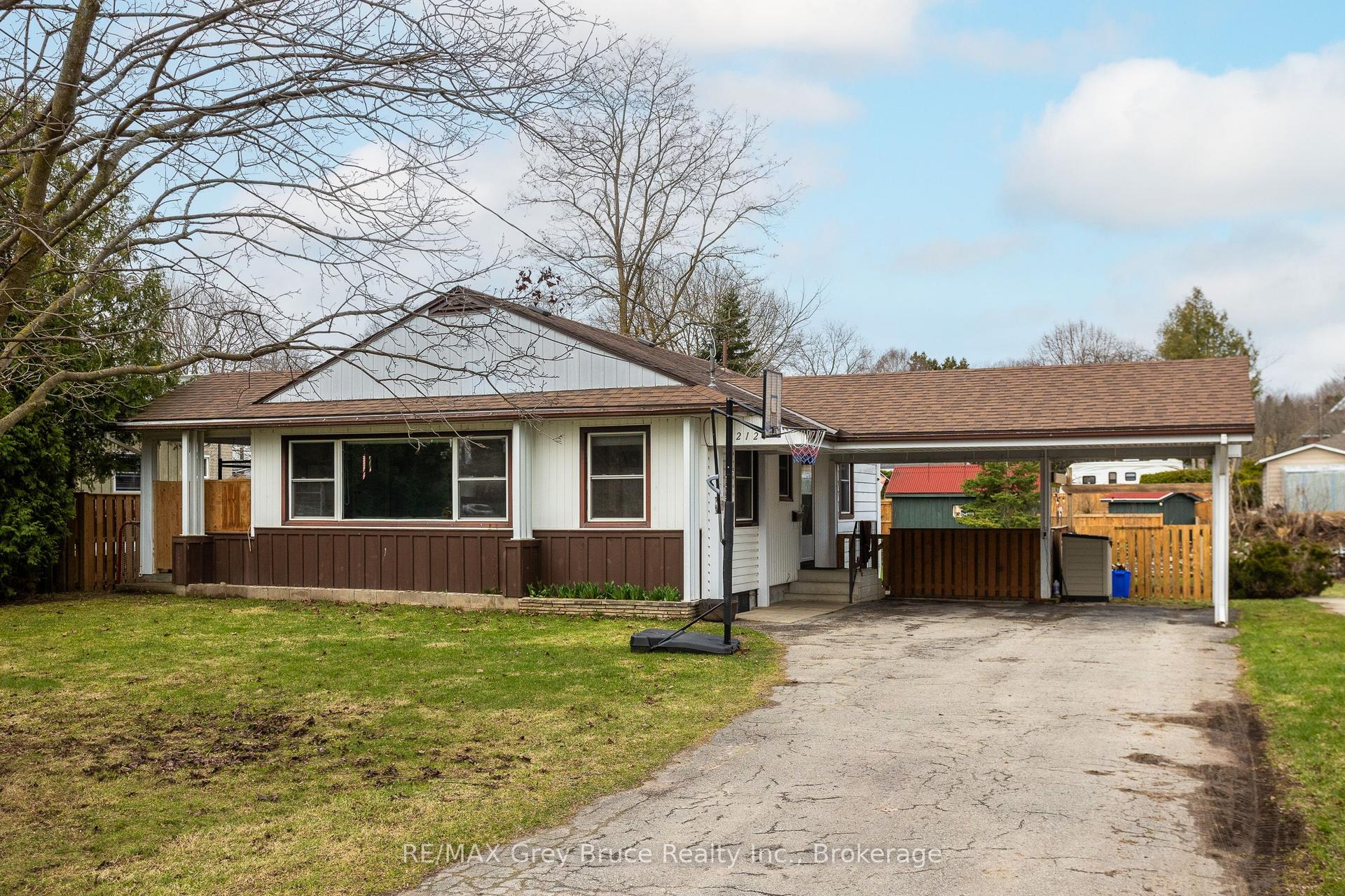 2120 4th Avenue W — photo 1