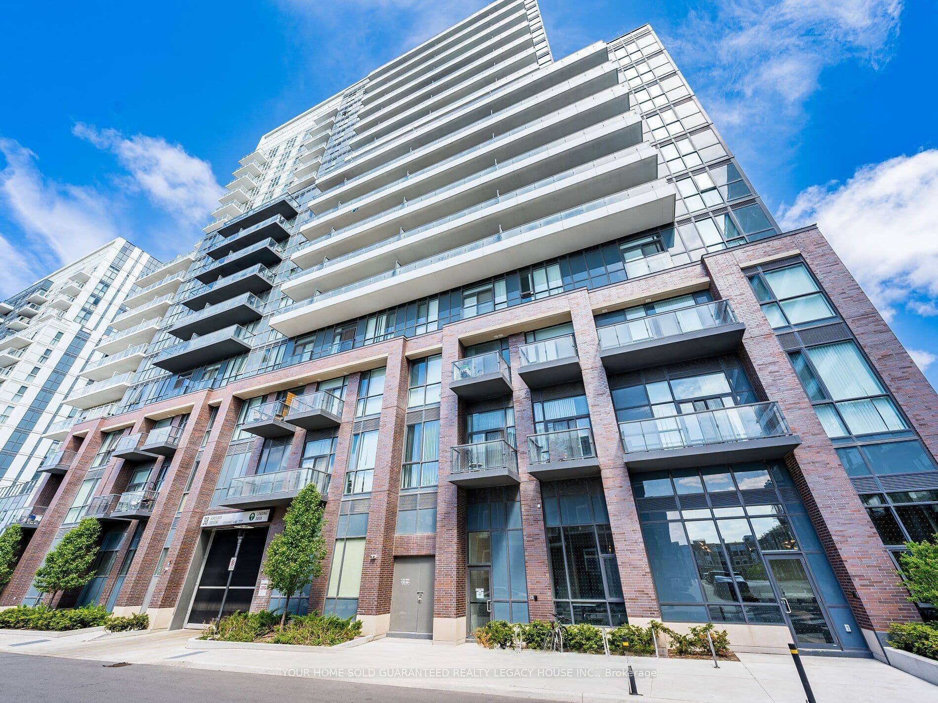 38 Honeycrisp Crescent N 1120 #1120 — photo 1