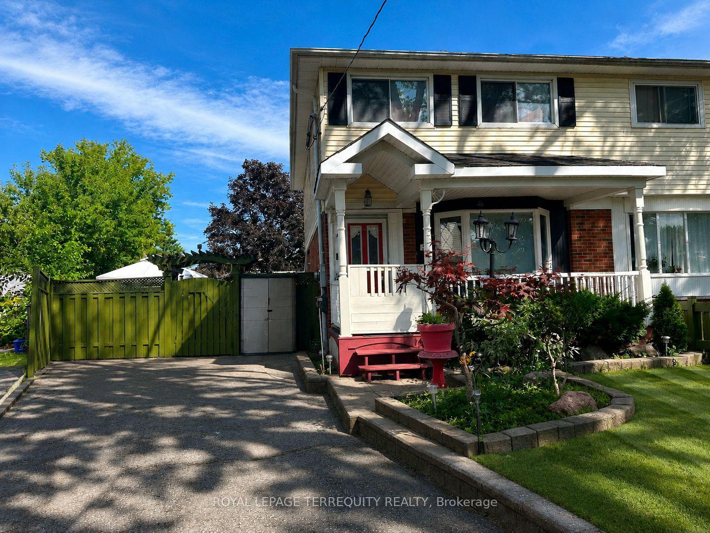 235 Barkley Crescent, Oshawa — Semi-Detached for sale, photo 1